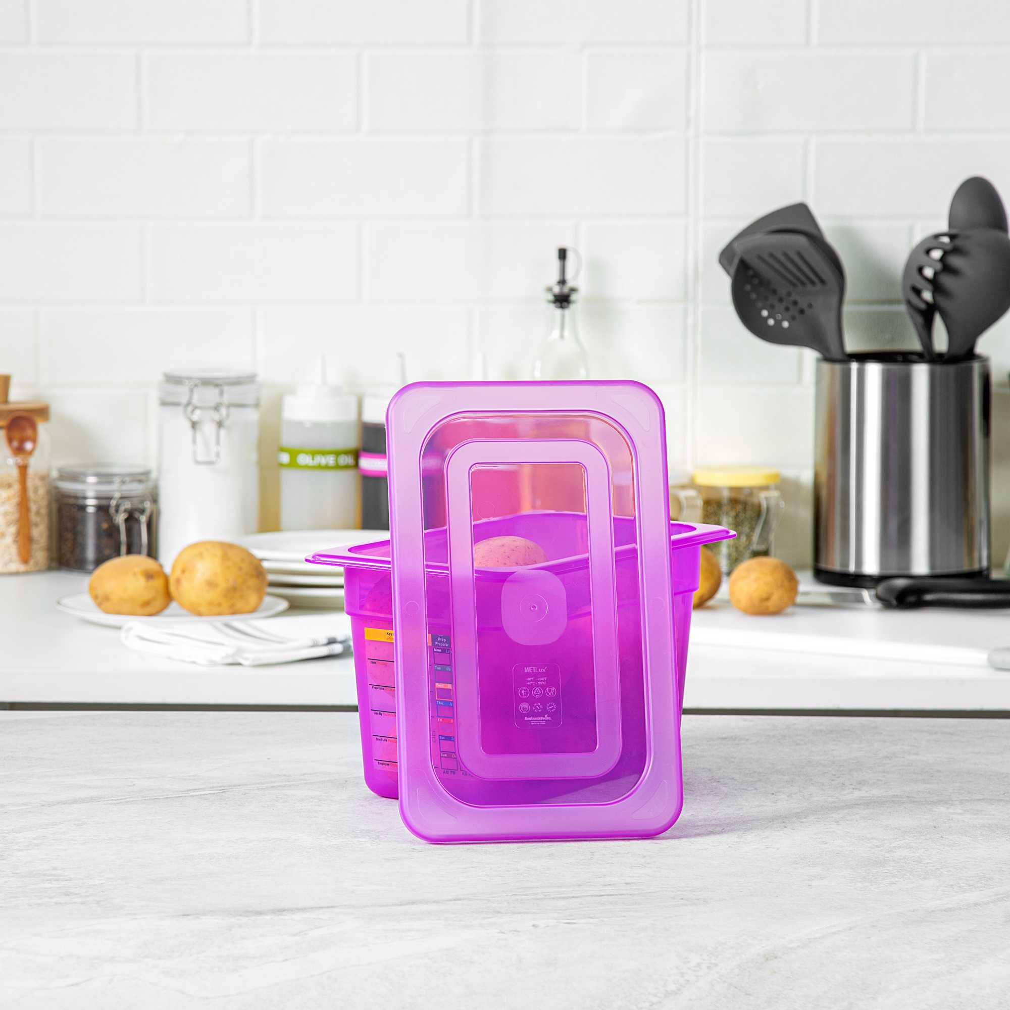 Met Lux Purple Allergen-Free Polypropylene Lid - Fits 1/4 Size Food Pan - 10 count box