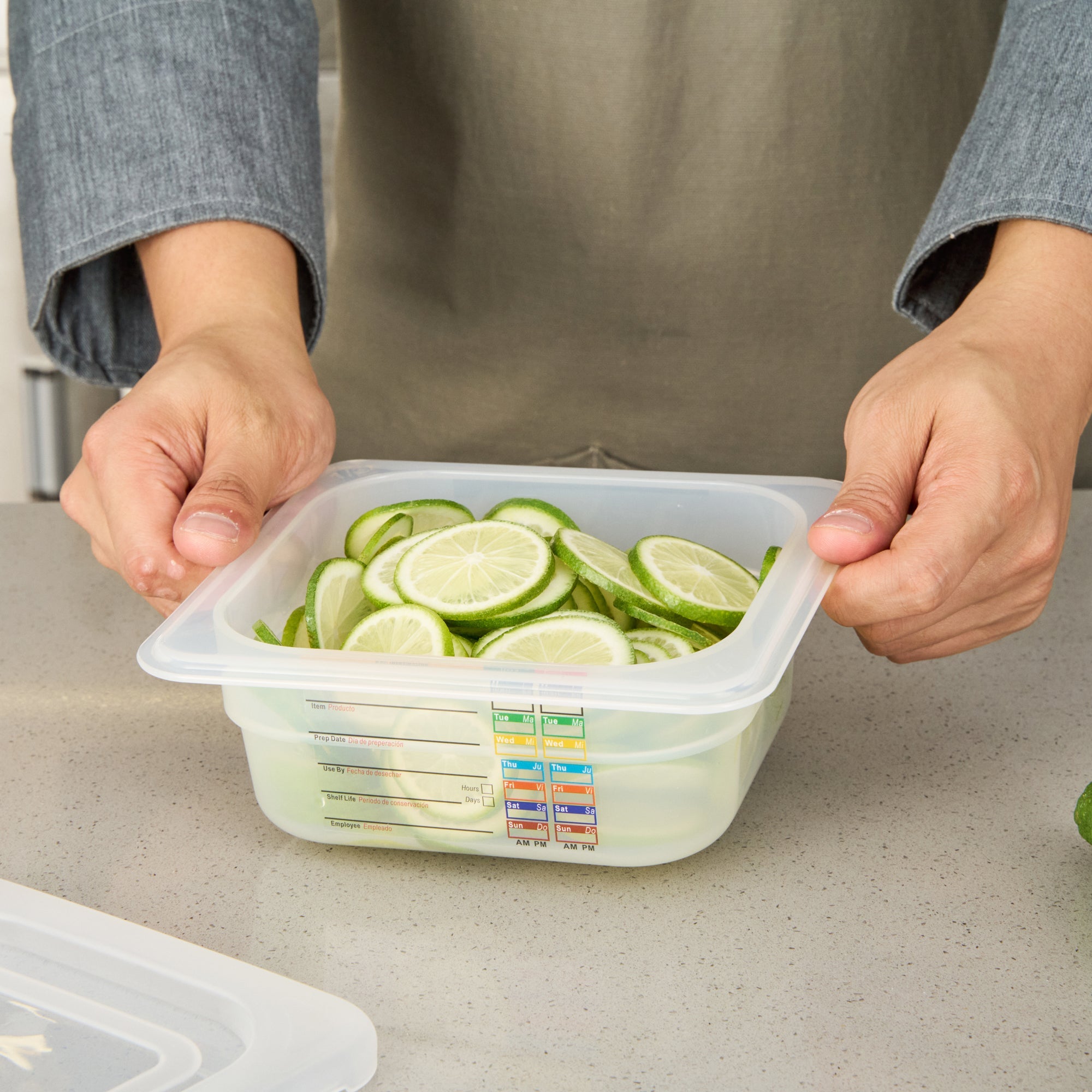 Met Lux Square White Polypropylene 1/6 Size Food Pan - 2.5" Deep, with Label - 6 3/4" x 6 1/4" x 2 1/2" - 10 count box