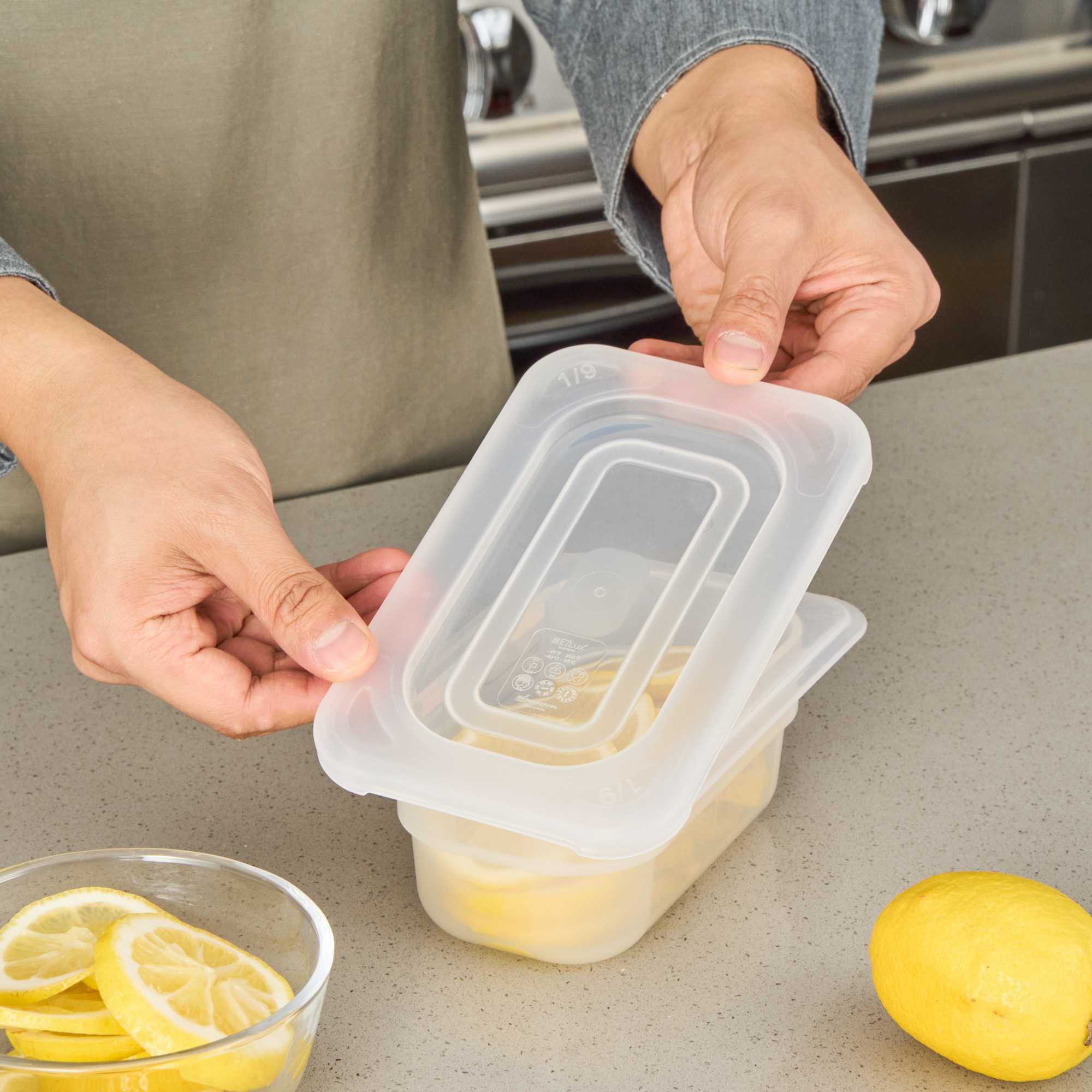 Met Lux Rectangle Clear Polypropylene Lid - Fits 1/9 Size Food Pan - 7" x 4 1/2" - 1 count box