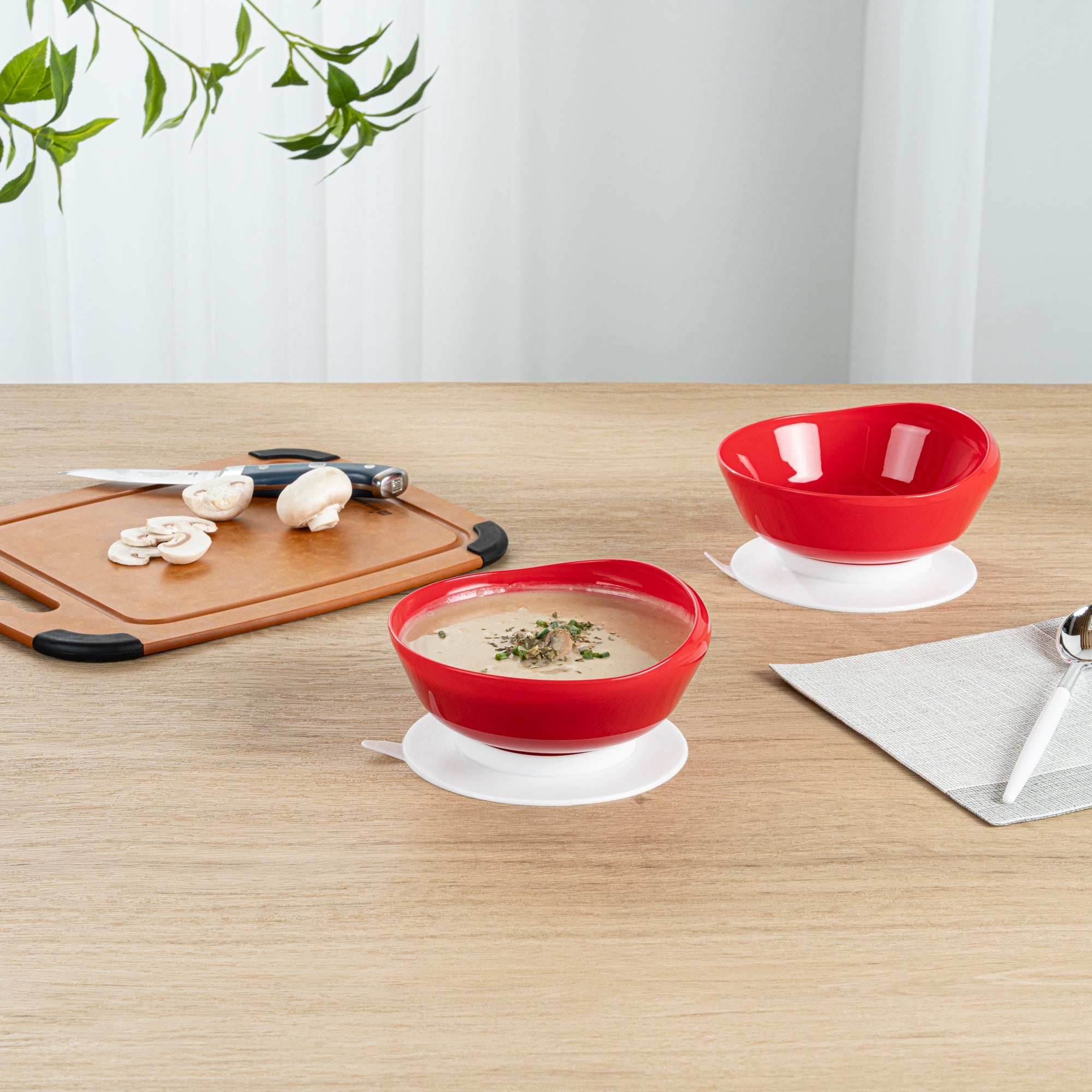 Adapt Tek 19 oz Round Red Plastic Scoop Bowl - Spillproof, with Suction Base - 5 3/4" x 5 3/4" x 3" - 1 count box