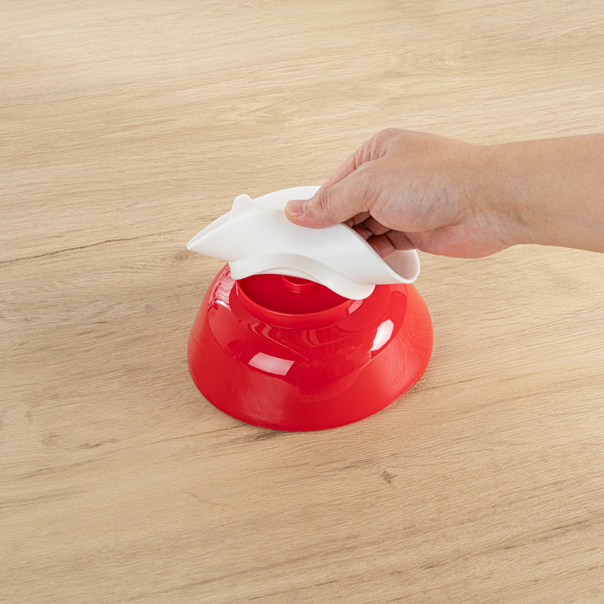 Adapt Tek 19 oz Round Red Plastic Scoop Bowl - Spillproof, with Suction Base - 5 3/4" x 5 3/4" x 3" - 1 count box