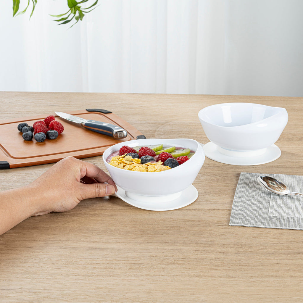 Adapt Tek 19 oz Round White Plastic Scoop Bowl - Spillproof, with Suction Base - 5 3/4" x 5 3/4" x 3" - 1 count box