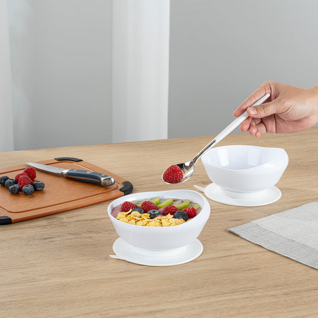 Adapt Tek 19 oz Round White Plastic Scoop Bowl - Spillproof, with Suction Base - 5 3/4" x 5 3/4" x 3" - 20 count box