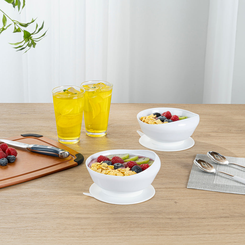 Adapt Tek 19 oz Round White Plastic Scoop Bowl - Spillproof, with Suction Base - 5 3/4" x 5 3/4" x 3" - 20 count box