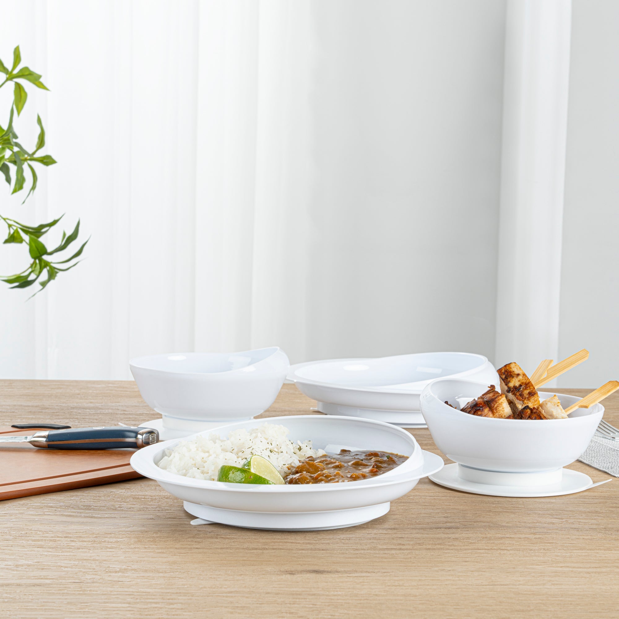 Adapt Tek White Plastic 2-Piece Scoop Plate and Bowl Set - Spillproof, with Suction Base - Includes 20 Plates and 20 Bowls