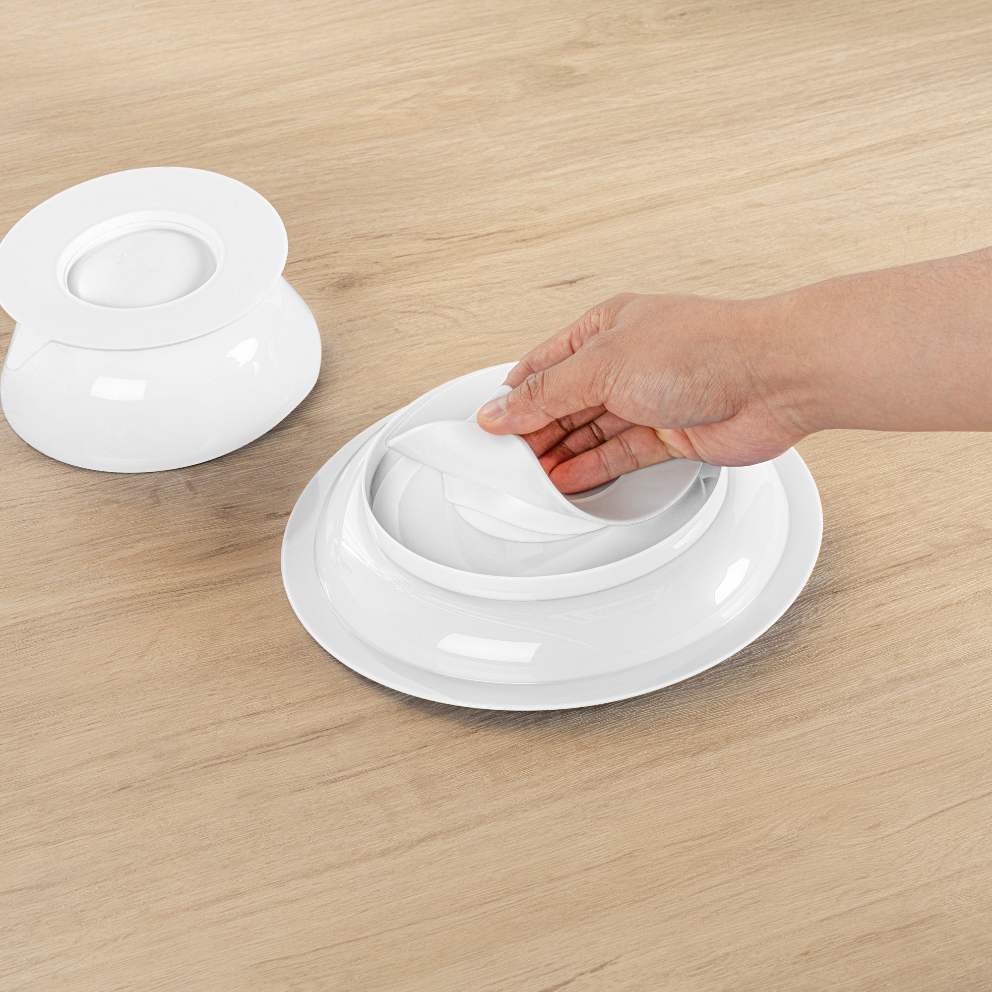 Adapt Tek White Plastic 2-Piece Scoop Plate and Bowl Set - Spillproof, with Suction Base - Includes 20 Plates and 20 Bowls