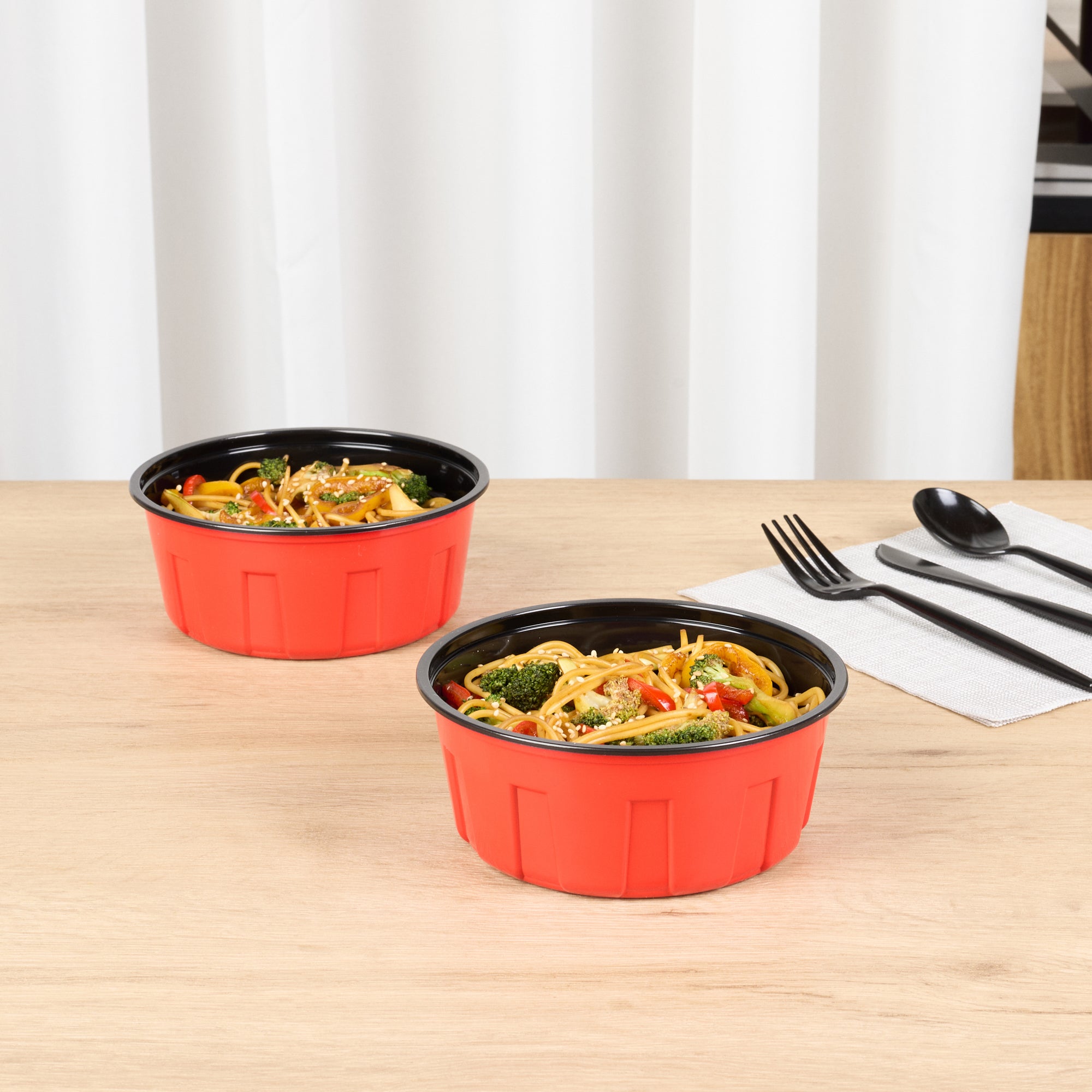 Bento Tek 23 oz Round Red Plastic To Go Box - Microwave-Safe - 6" x 6" x 2 1/2" - 200 count box