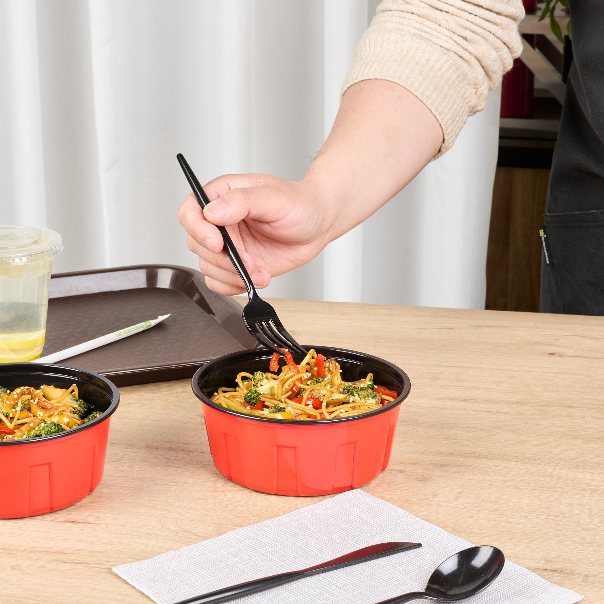 Bento Tek 23 oz Round Red Plastic To Go Box - Microwave-Safe - 6" x 6" x 2 1/2" - 200 count box