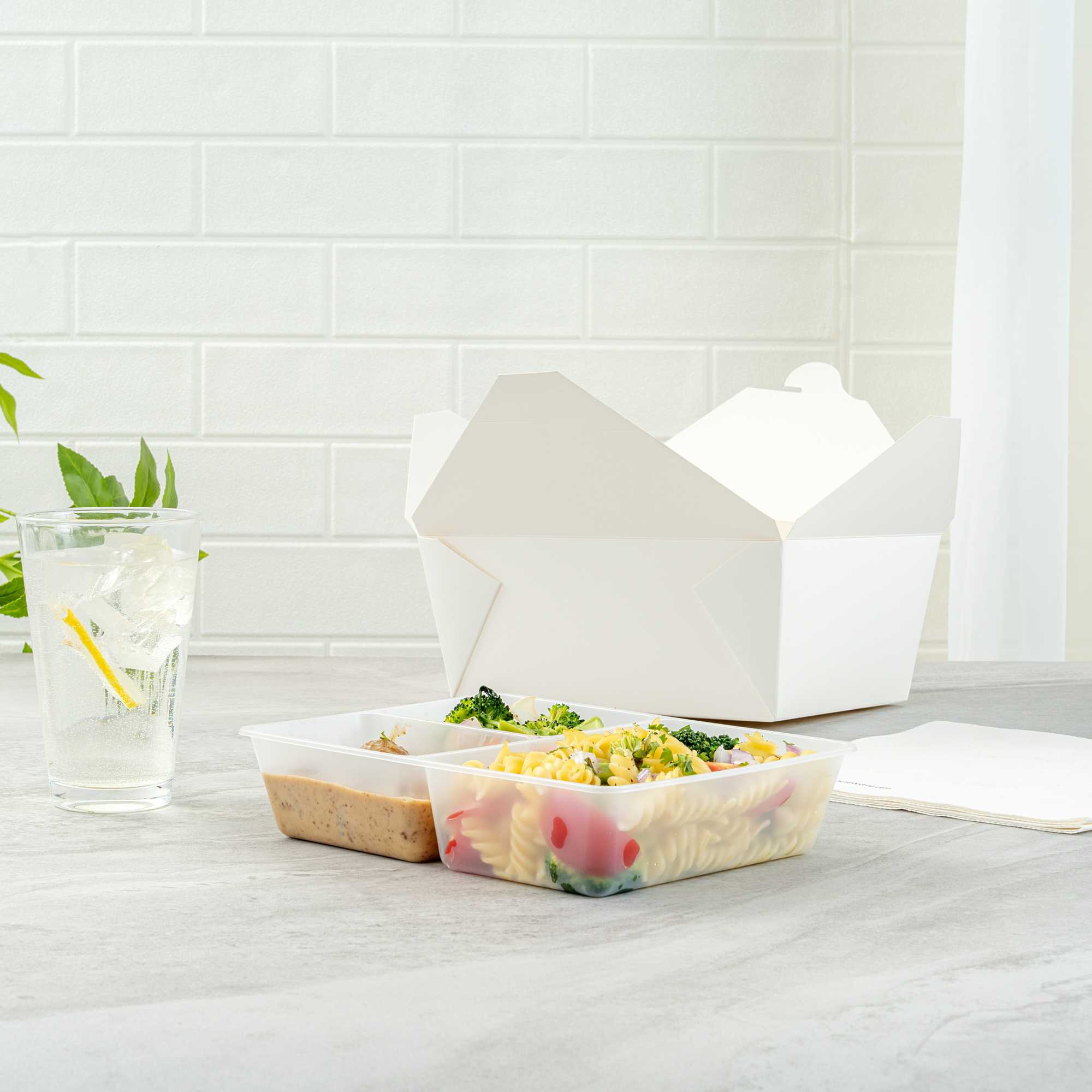 Bio Tek 40 oz White Plastic 3-Compartment Insert Tray - Fits 49 / 71 / 98 Bio Box Take Out Container, Microwave-Safe - 50 count box