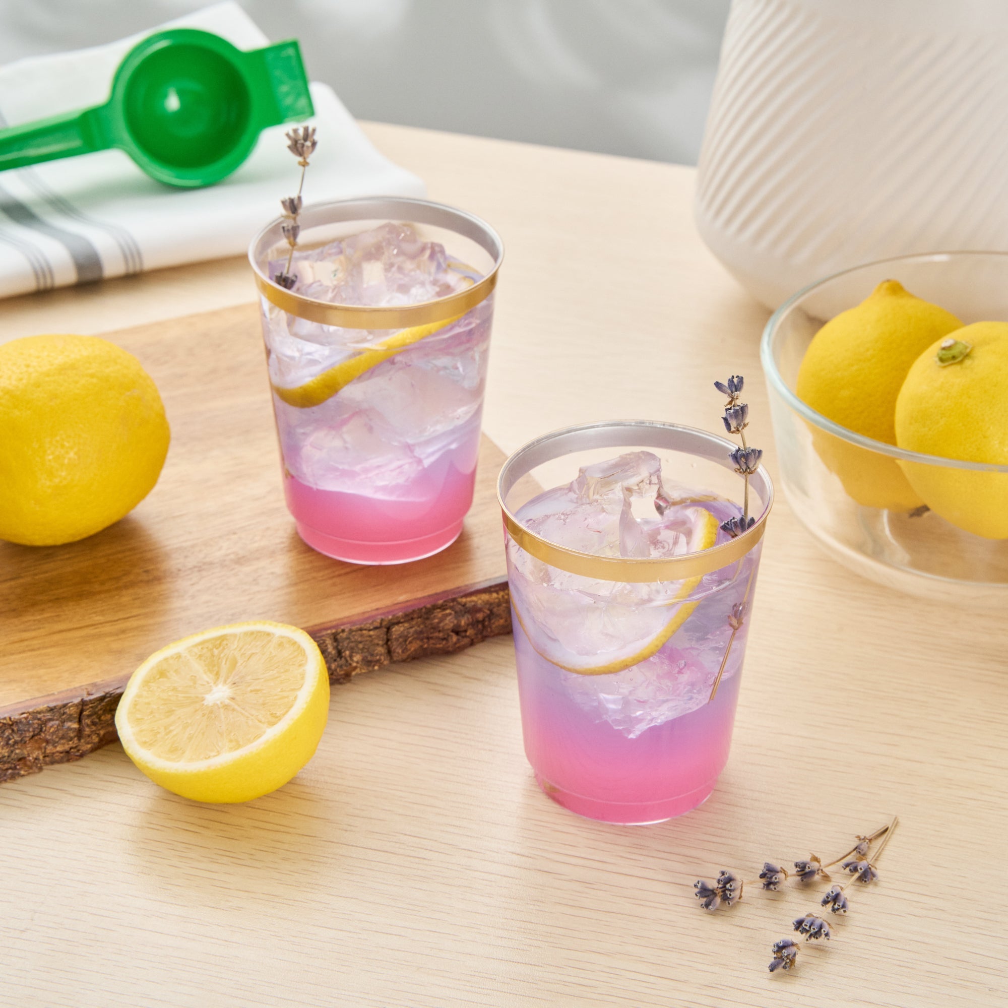 Chef 101 10 oz Clear Plastic Tumbler - with Gold Rim - 3" x 3" x 3 3/4" - 20 count box