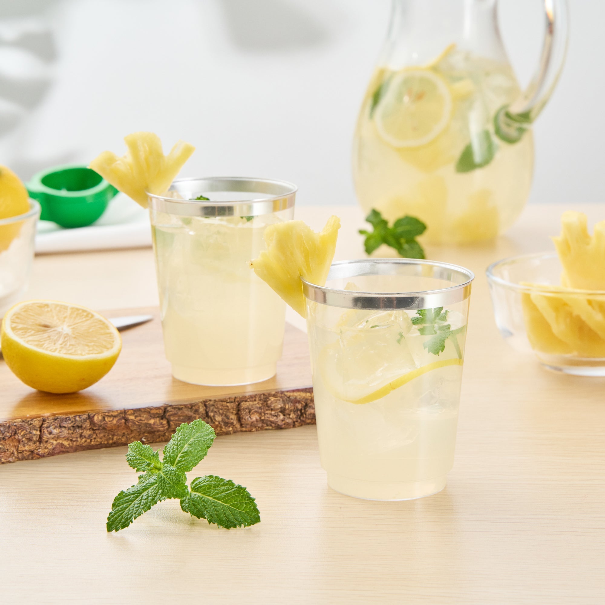 Chef 101 10 oz Clear Plastic Tumbler - with Silver Rim - 3" x 3" x 3 3/4" - 500 count box