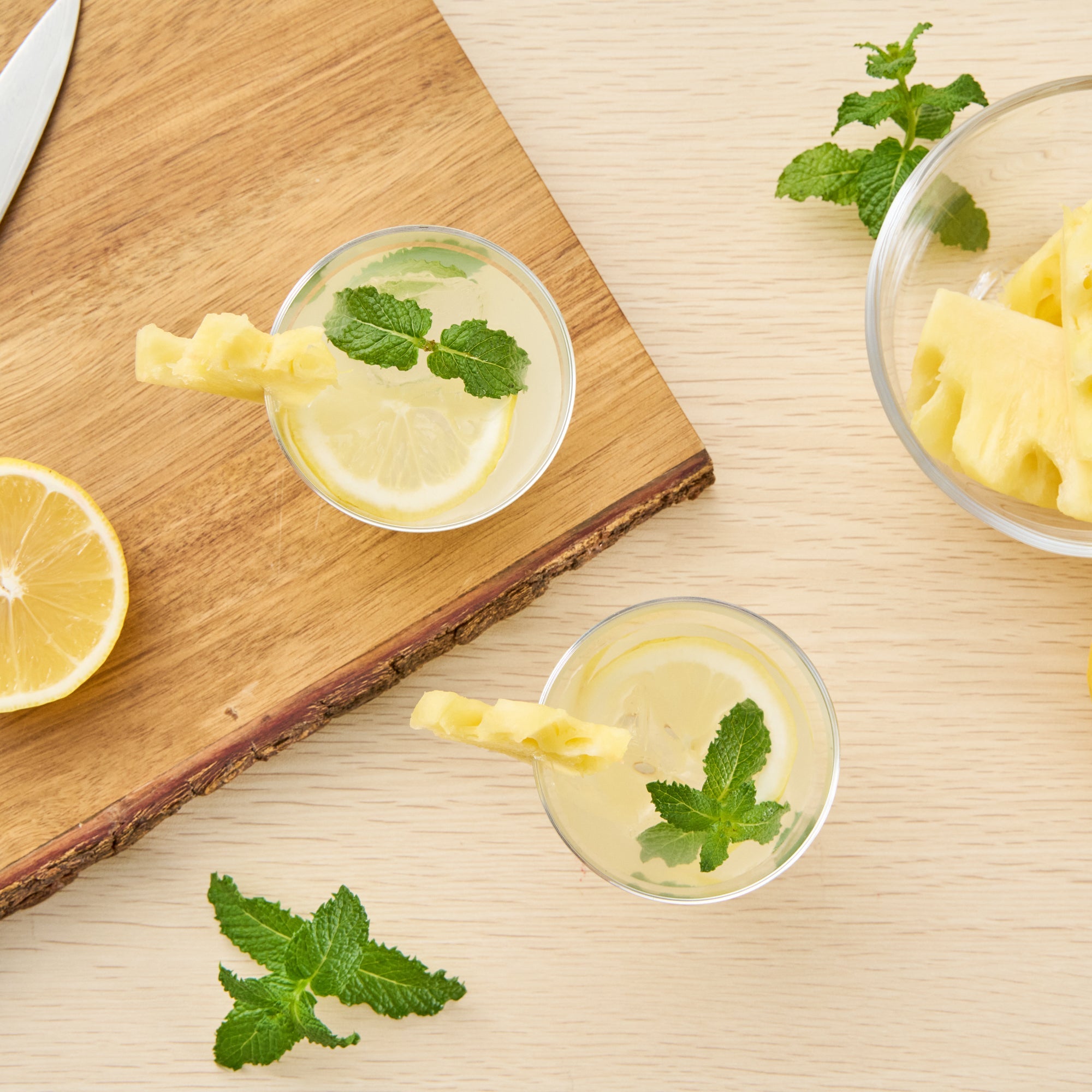 Chef 101 10 oz Clear Plastic Tumbler - with Silver Rim - 3" x 3" x 3 3/4" - 500 count box