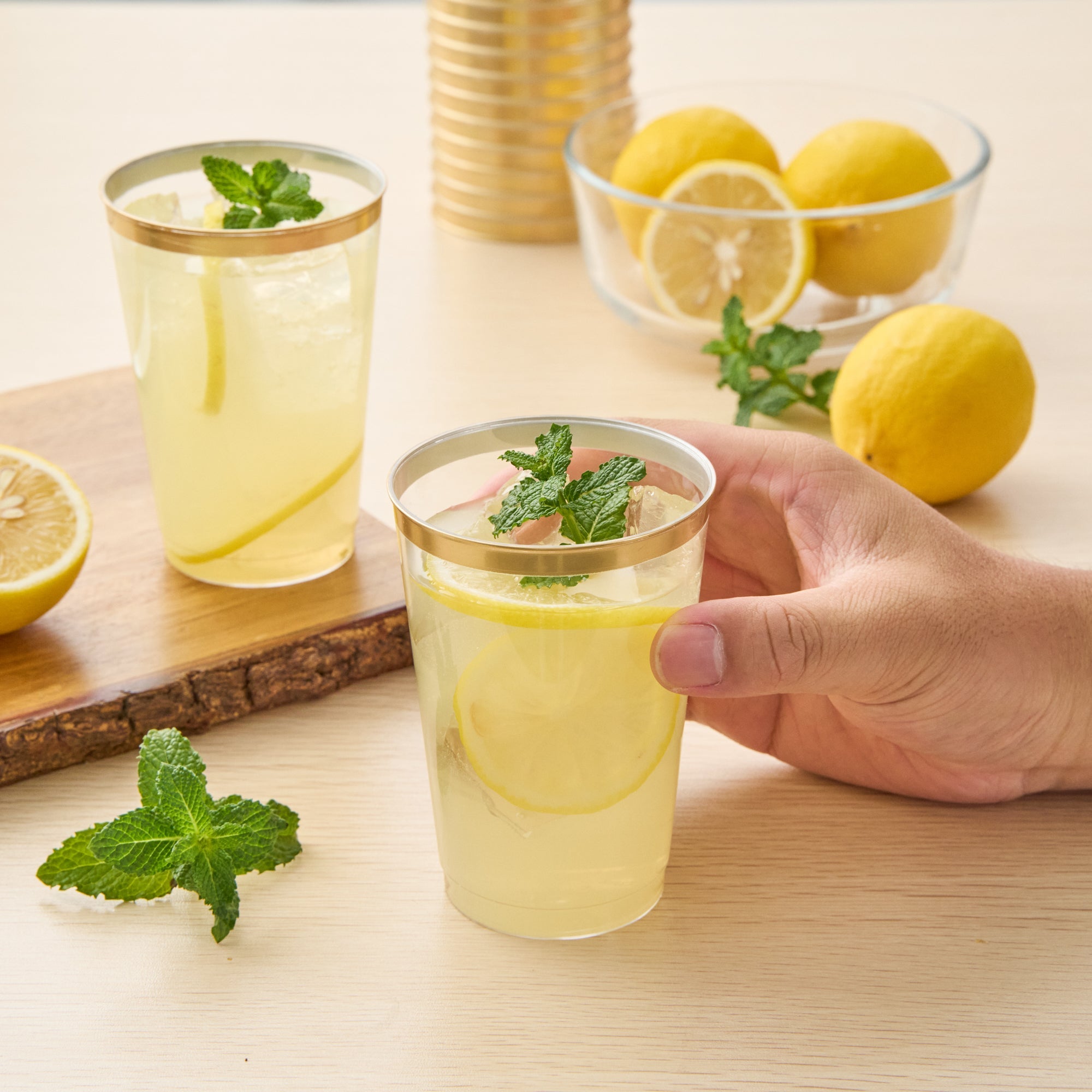 Chef 101 12 oz Clear Plastic Tumbler - with Gold Rim - 3" x 3" x 4 1/4" - 20 count box
