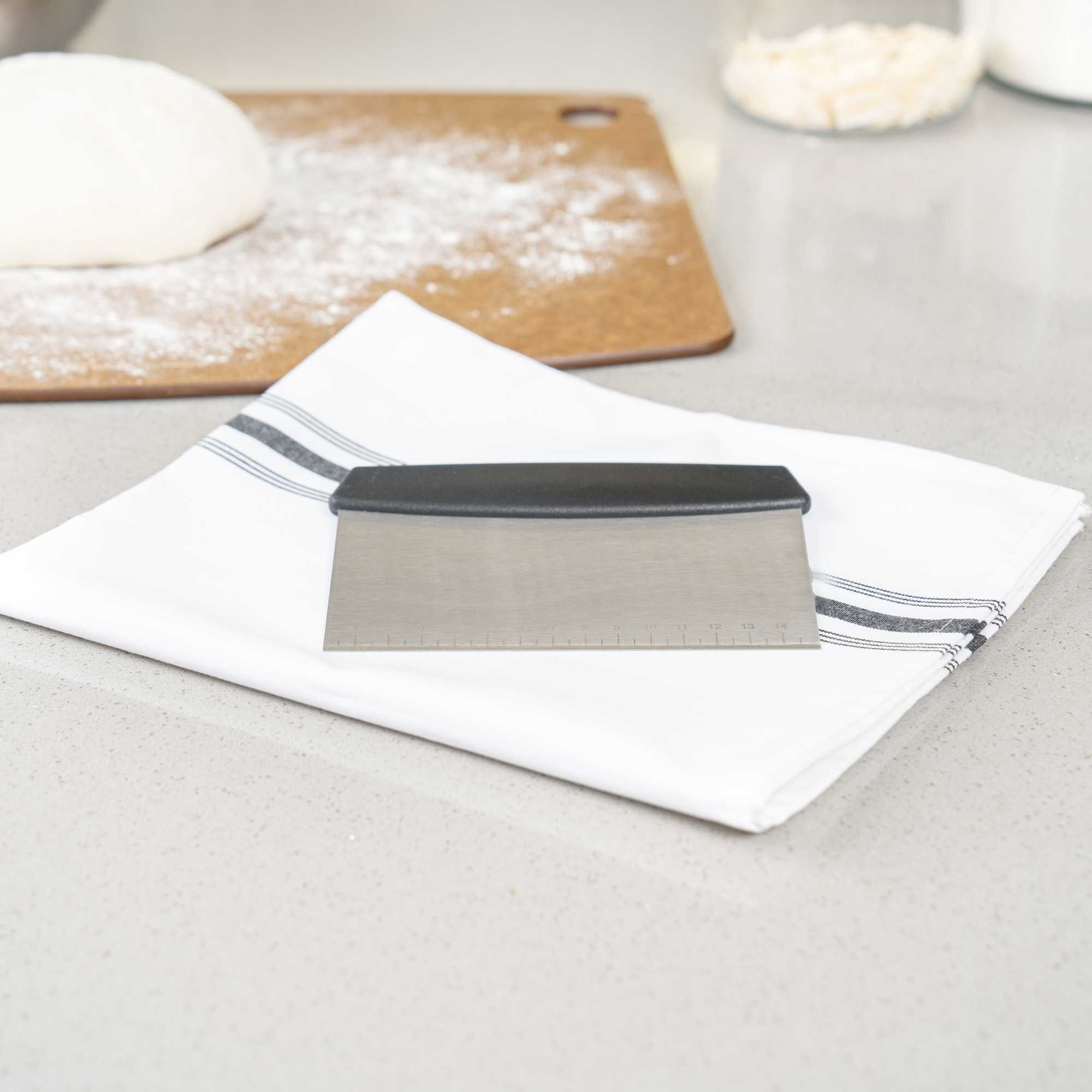 Met Lux Stainless Steel Dough Scraper - with Plastic Handle - 4 1/2" x 6 1/4" x 3/4" - 1 count box