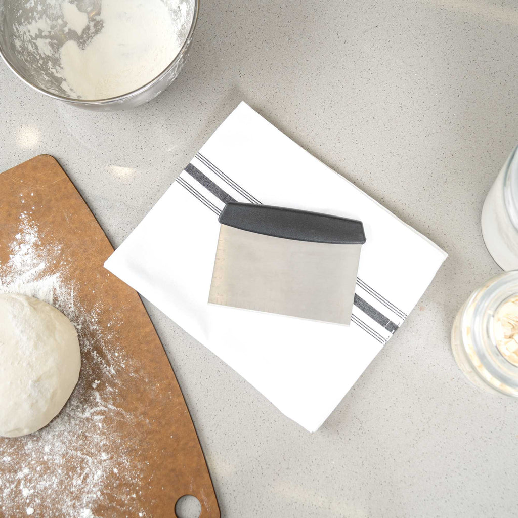 Met Lux Stainless Steel Dough Scraper - with Plastic Handle - 4 1/2" x 6 1/4" x 3/4" - 1 count box