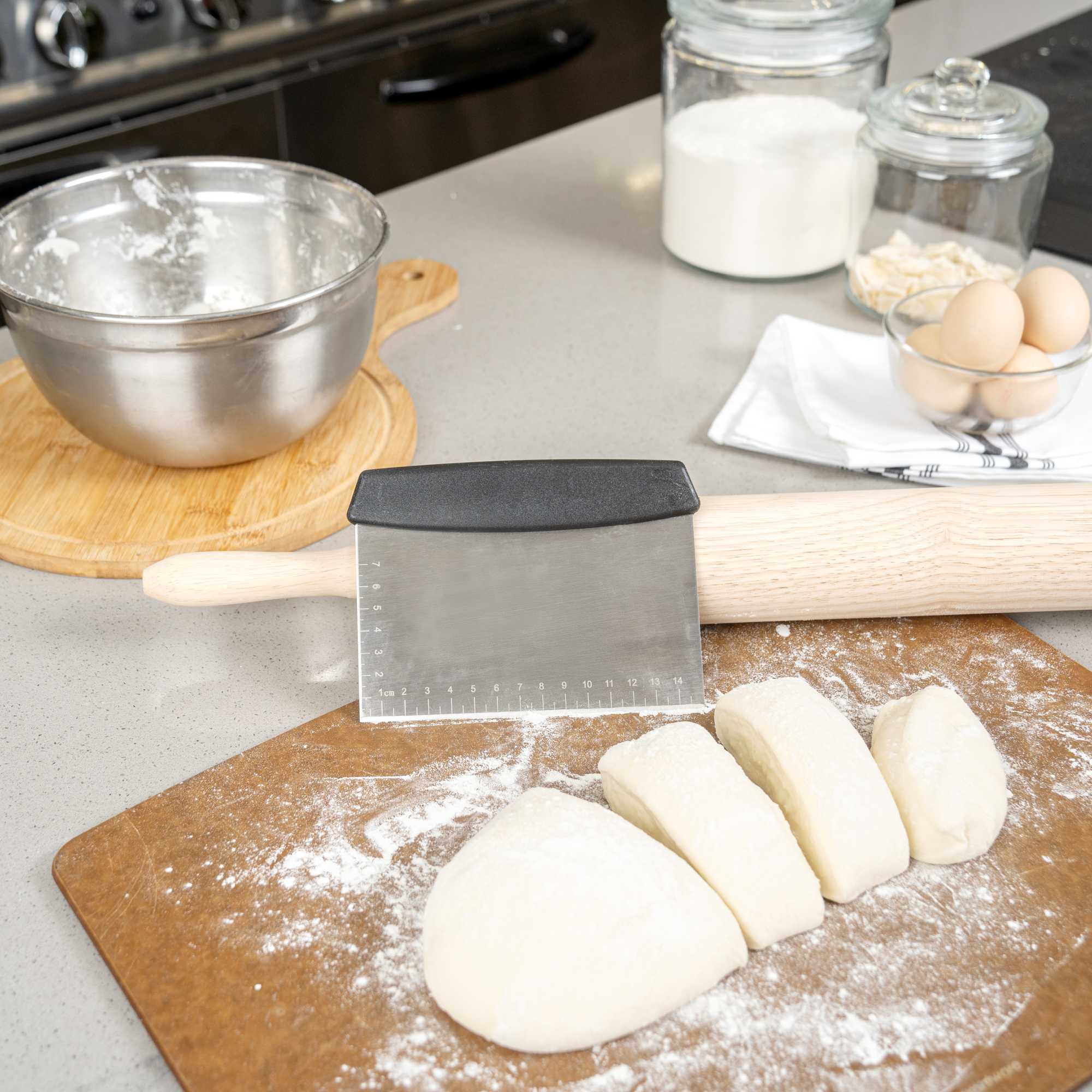 Met Lux Stainless Steel Dough Scraper - with Plastic Handle - 4 1/2" x 6 1/4" x 3/4" - 1 count box