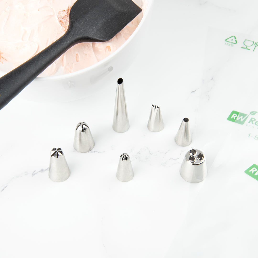Pastry Tek Stainless Steel #131 Drop Flower Piping Tip - 3/4" x 3/4" x 1 1/4" - 1 count box