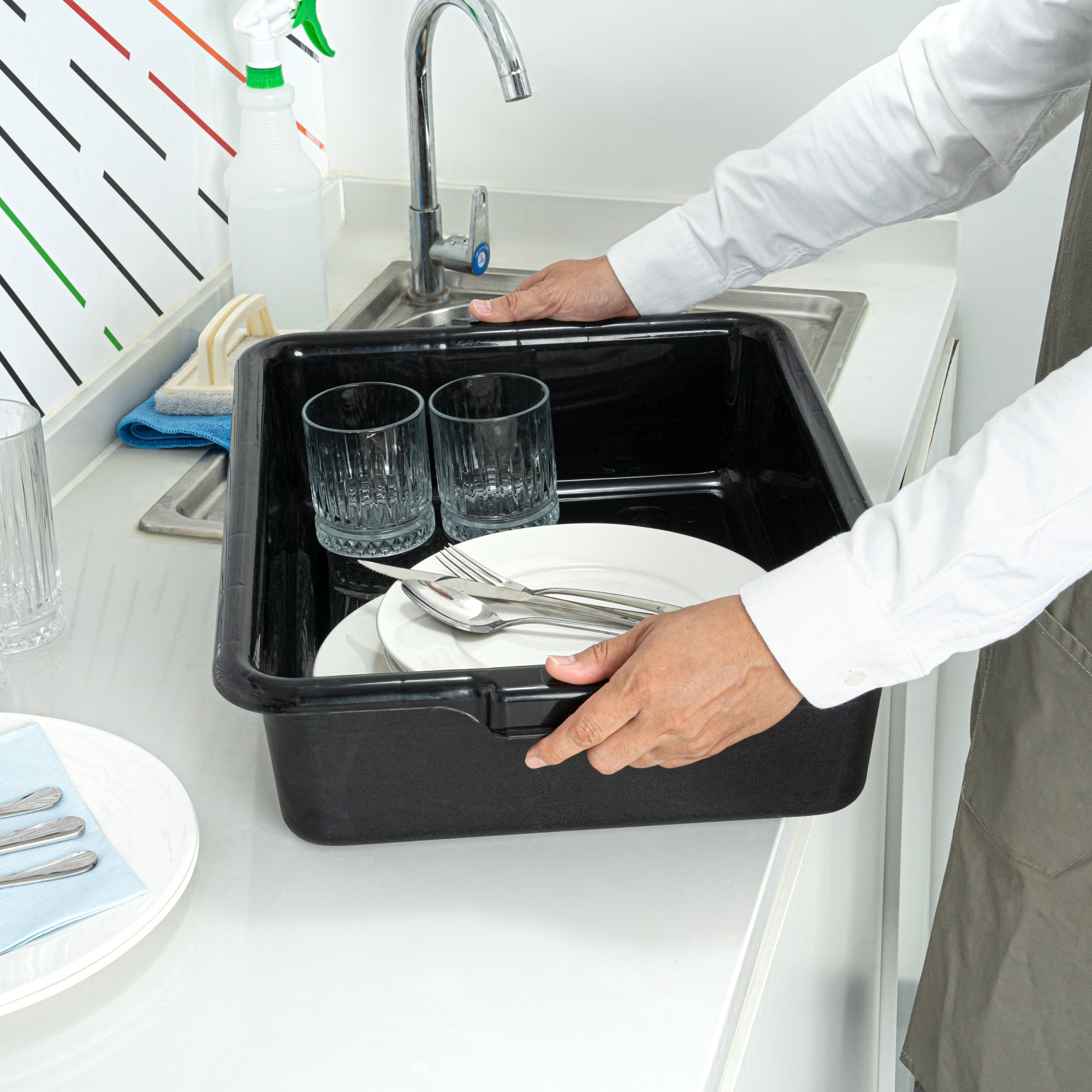 RW Clean Black Plastic Bus Tub - Easy Grip - 21 1/4" x 15 3/4" x 4 3/4" - 1 count box