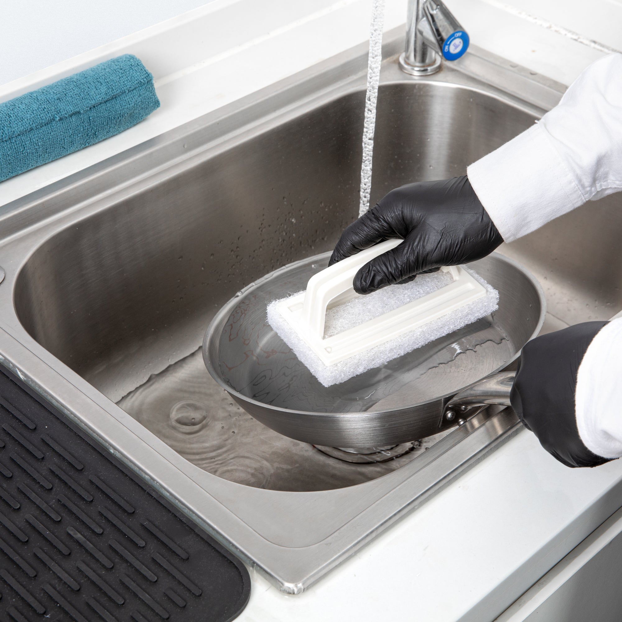 RW Clean White Scouring Pad - Multi-Purpose, Light Duty, with Handle - 6" x 3 1/2" x 3" - 1 count box