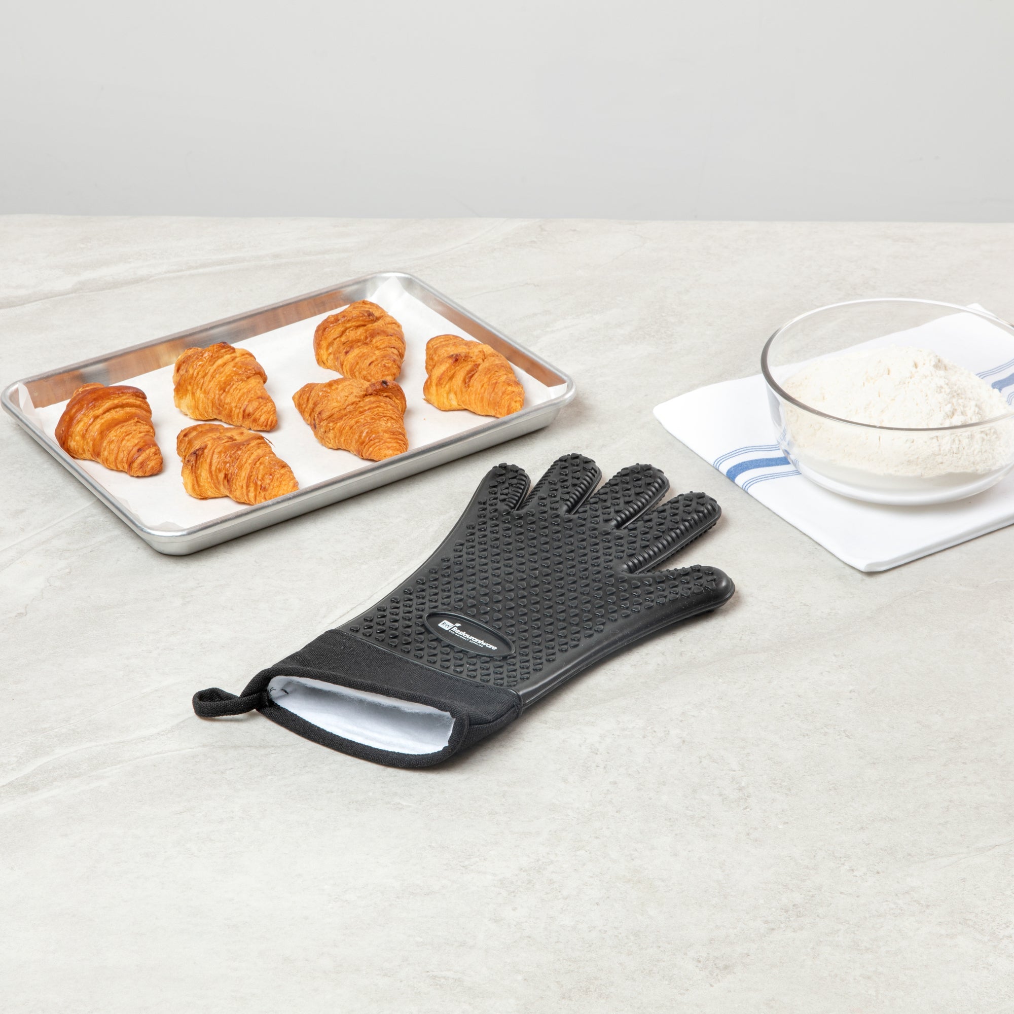 Comfy Grip Black Silicone Oven Mitt - Heat-Resistant, Cotton Lining - 13" x 7 1/2" x 1/2" - 1 count box