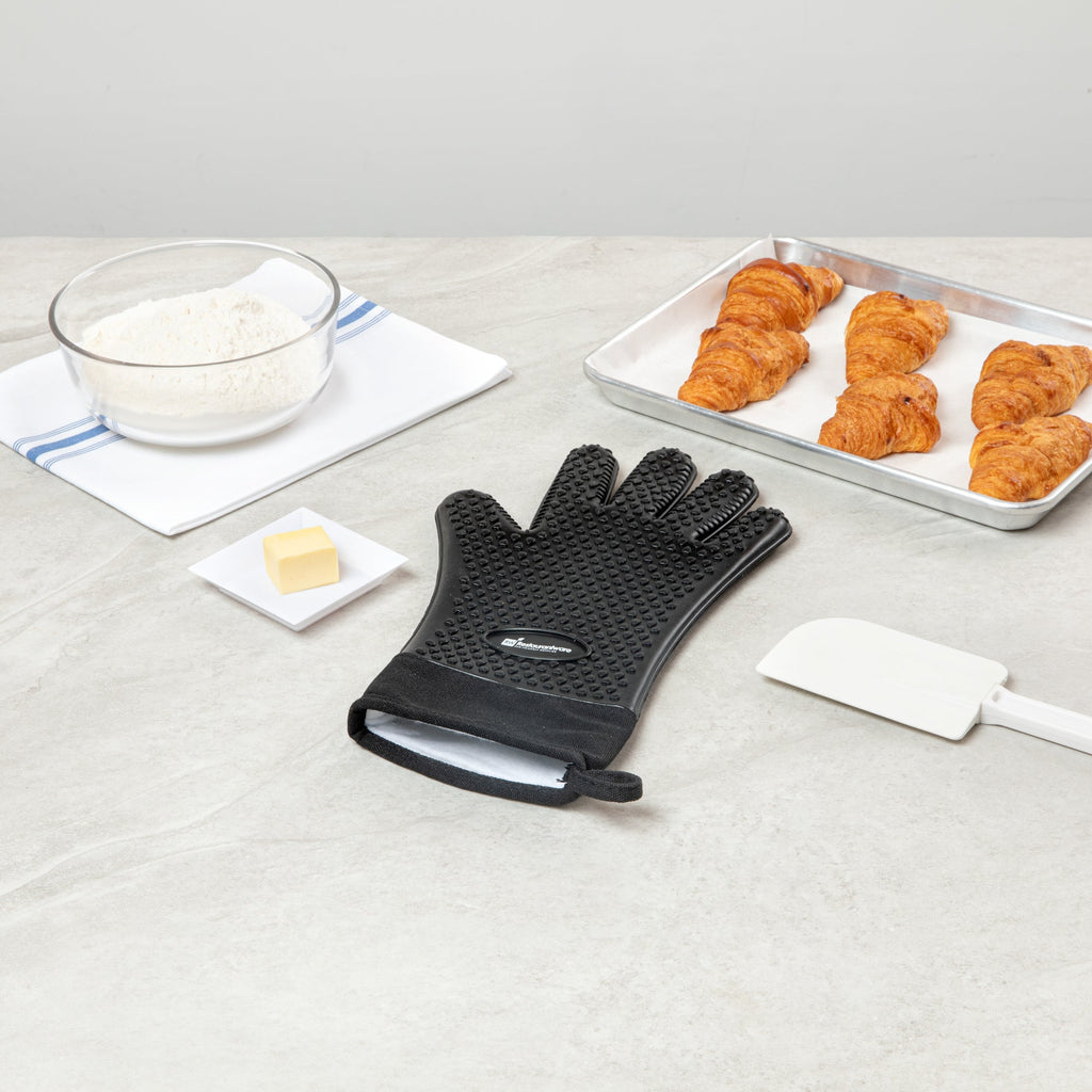 Comfy Grip Black Silicone Oven Mitt - Heat-Resistant, Cotton Lining - 13" x 7 1/2" x 1/2" - 1 count box