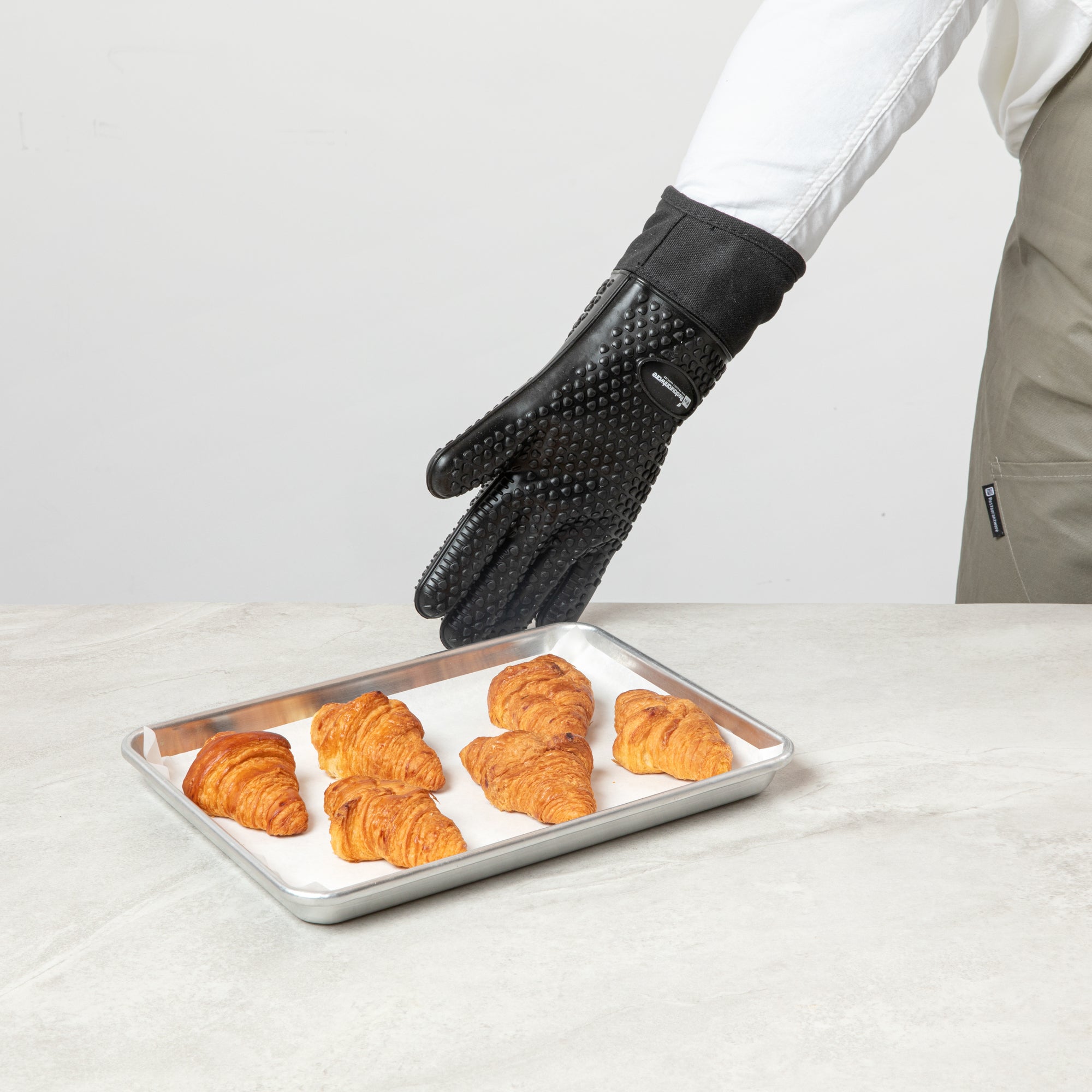 Comfy Grip Black Silicone Oven Mitt - Heat-Resistant, Cotton Lining - 13" x 7 1/2" x 1/2" - 1 count box