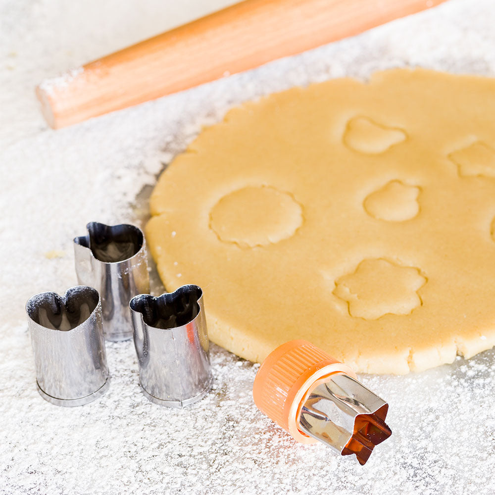 Pastry Tek 8-Piece Assorted Metal Linzer Cookie Cutter Set with Removable Comfort Grip 1 count box