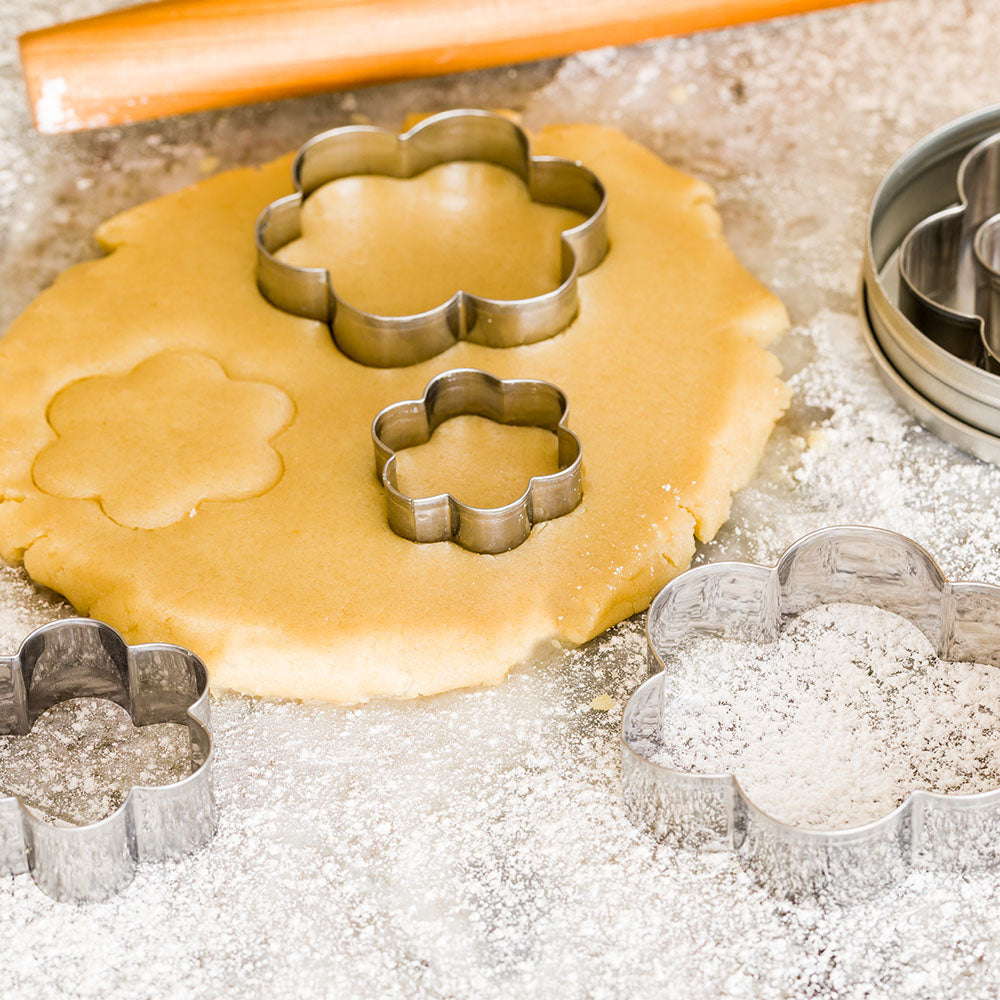 Pastry Tek 6-Piece Metal Flower Cookie Cutter Set in Round Tin Box 1 count box
