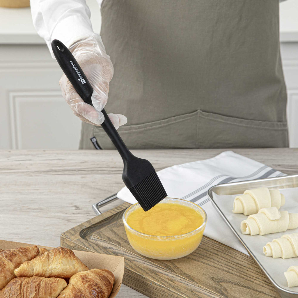 Chef 101 Black Silicone Pastry and Basting Brush - 10 1/4" x 1 3/4" x 3/4" - 1 count box