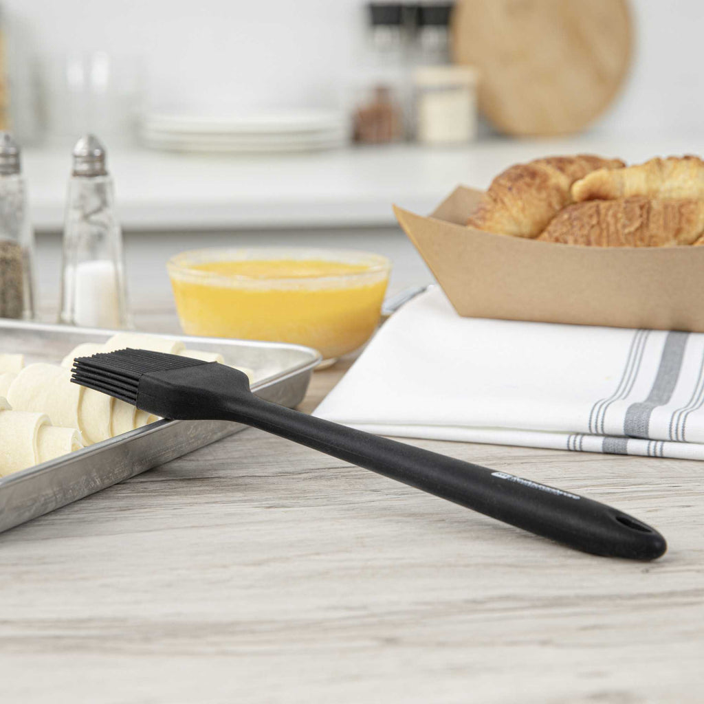 Chef 101 Black Silicone Pastry and Basting Brush - 10 1/4" x 1 3/4" x 3/4" - 1 count box