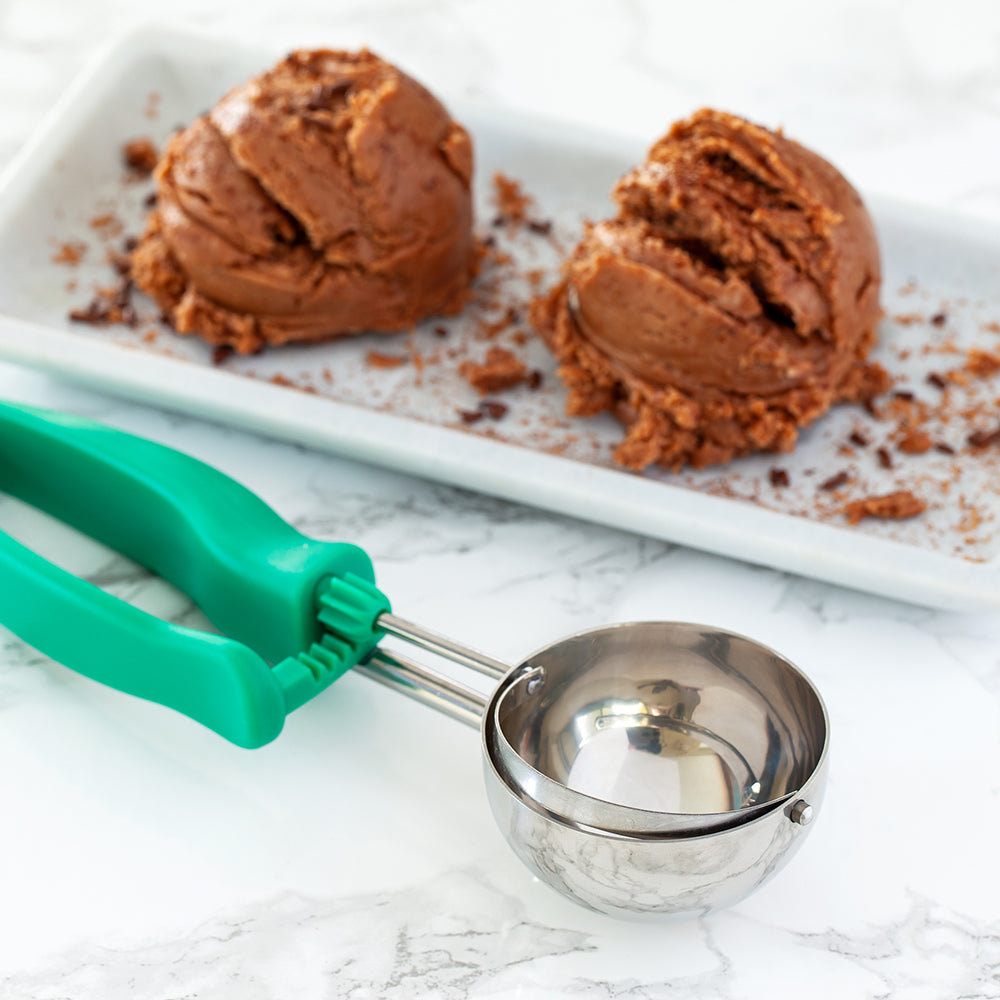 Comfy Grip 2.5 oz Stainless Steel #12 Portion Scoop - with Green Ambidextrous Handle - 1 count box