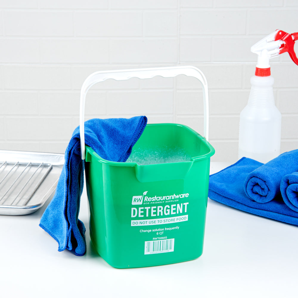 RW Clean 6 Qt Square Green Plastic Cleaning Bucket - with Plastic Handle - 8 1/2" x 8 1/2" x 7 1/4" - 10 count box