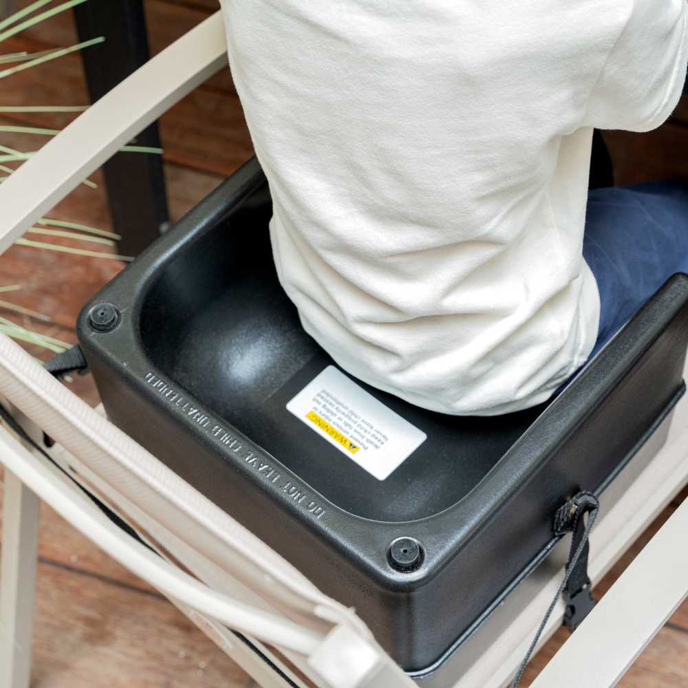 Table Tek Black Plastic Booster Seat - Dual Height, with Strap - 12 1/2" x 8 3/4" - 1 count box