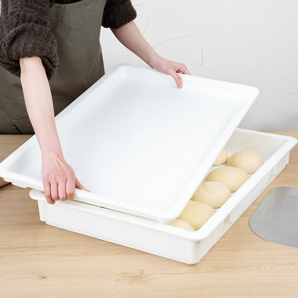 Pizzaly Rectangle White Plastic Pizza Dough Proofing Box - 26" x 18" x 3" - 1 count box