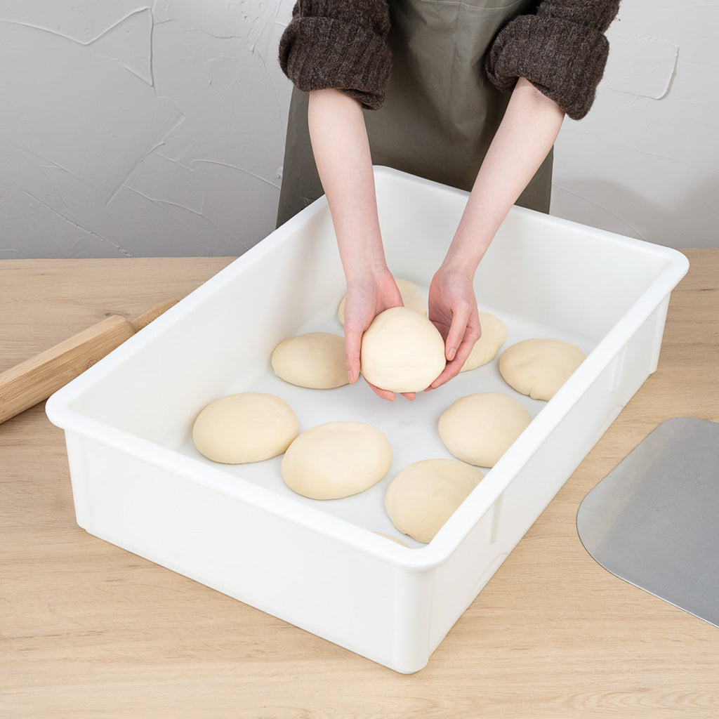 Pizzaly White Plastic Pizza Dough Proofing Box - 26" x 18" x 6" - 1 count box