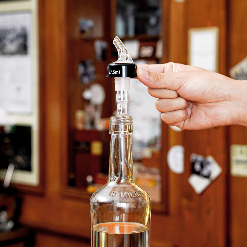 Bar Lux 1.3 oz Clear Plastic Measured Liquor Pourer - with Collar - 1 1/2" x 1 1/2" x 3 3/4" - 50 count box