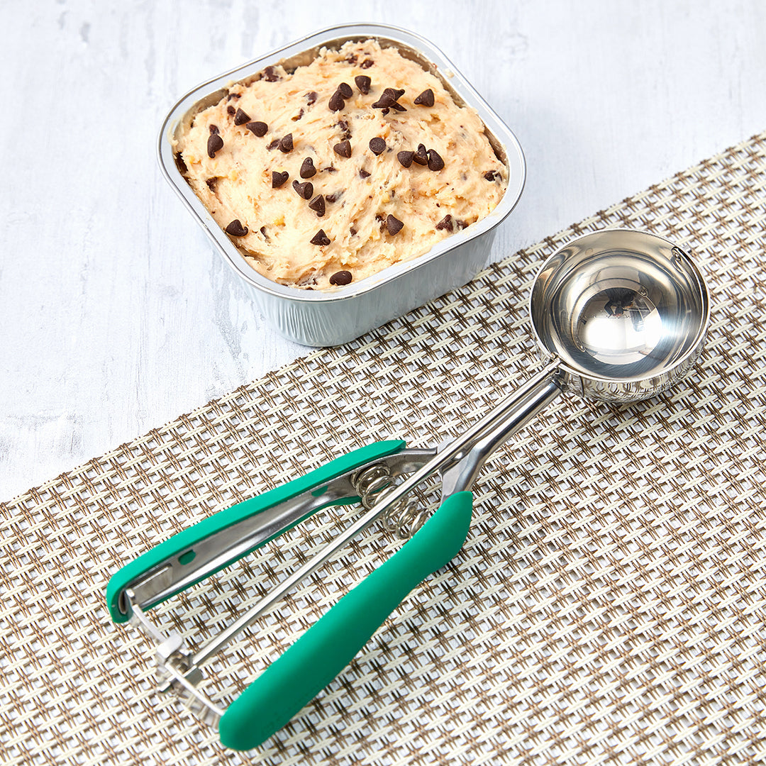 Comfy Grip 2.5 oz Stainless Steel #12 Ice Cream Scoop - with Green Handle - 1 count box