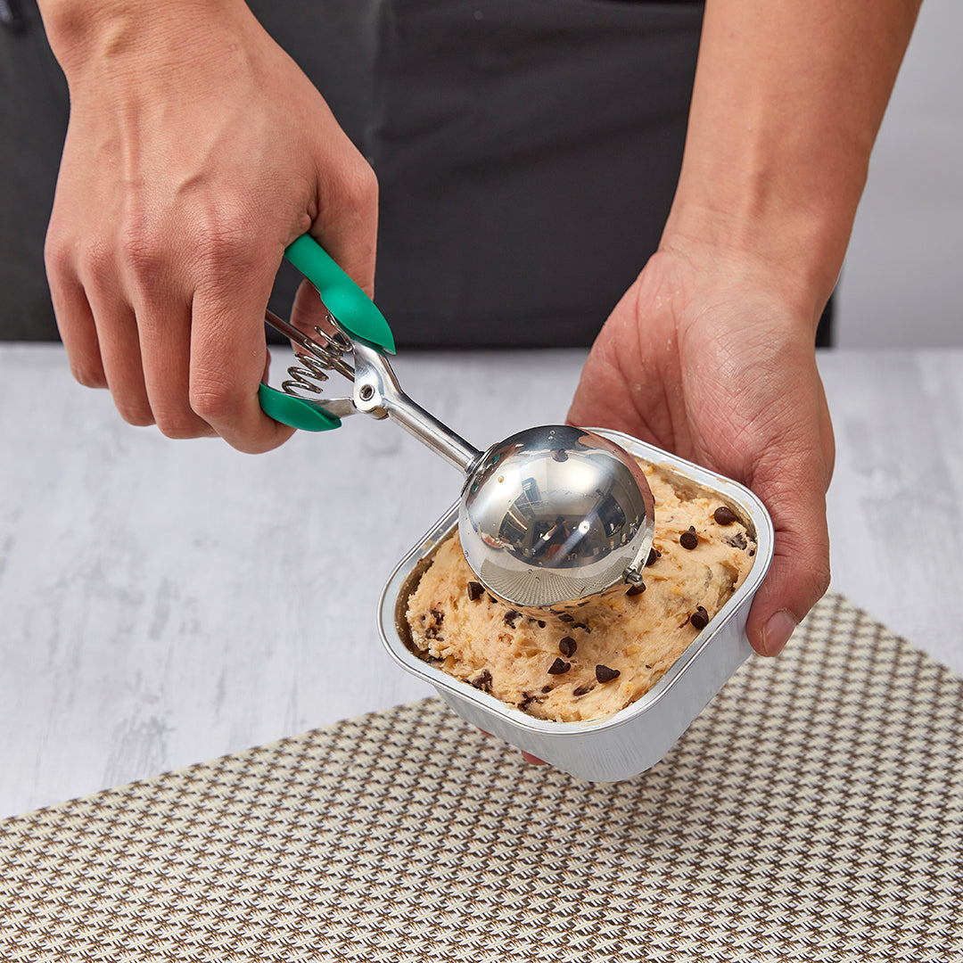 Comfy Grip 2.5 oz Stainless Steel #12 Ice Cream Scoop - with Green Handle - 1 count box