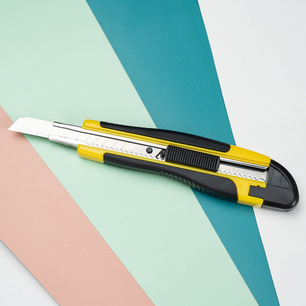Handy Tek Yellow Snap Off Blade Knife - Anti-Slip Handle - 5 1/4"" - 4 count box