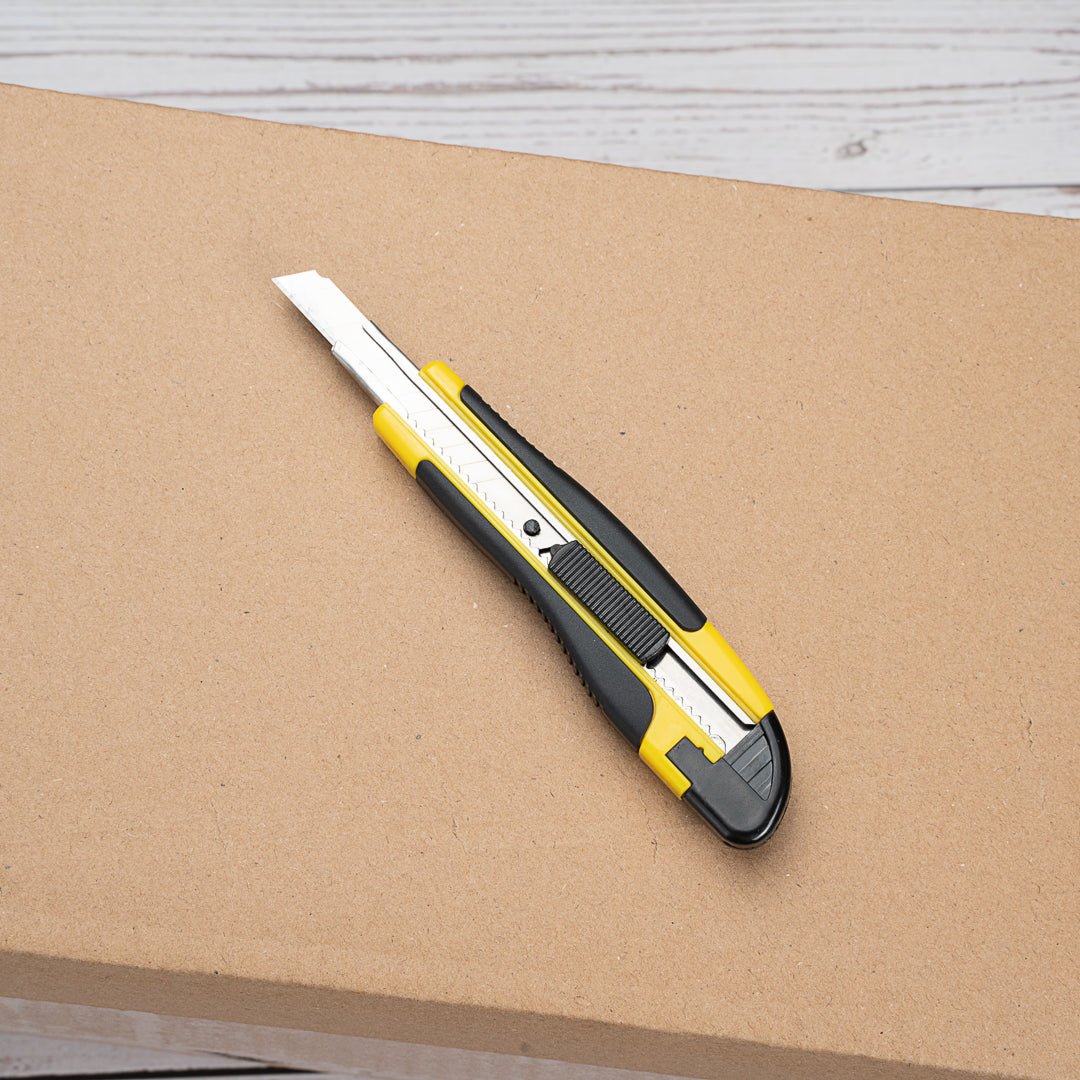 Handy Tek Yellow Snap Off Blade Knife - Anti-Slip Handle - 5 1/4"" - 4 count box