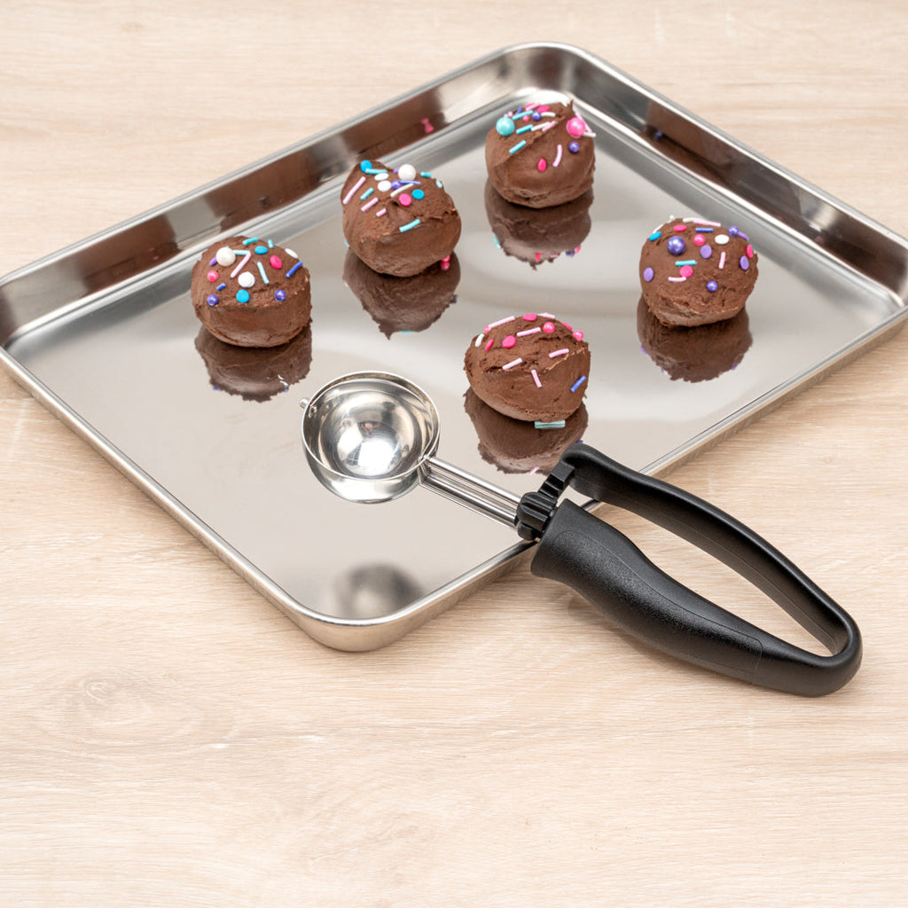 Comfy Grip 1.1 oz Stainless Steel #30 Portion Scoop - with Black Ambidextrous Handle - 1 count box