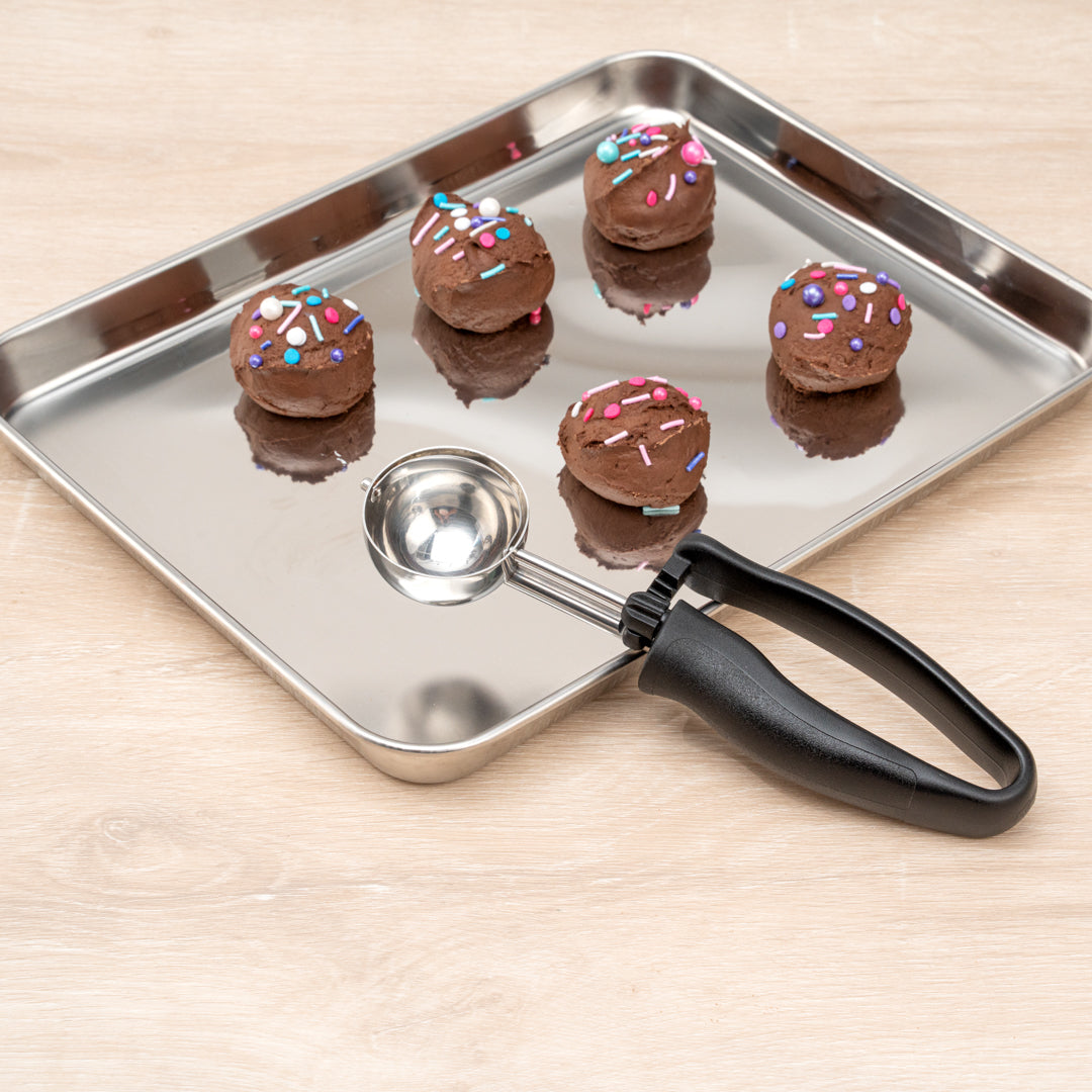 Comfy Grip 1.1 oz Stainless Steel #30 Portion Scoop - with Black Ambidextrous Handle - 1 count box
