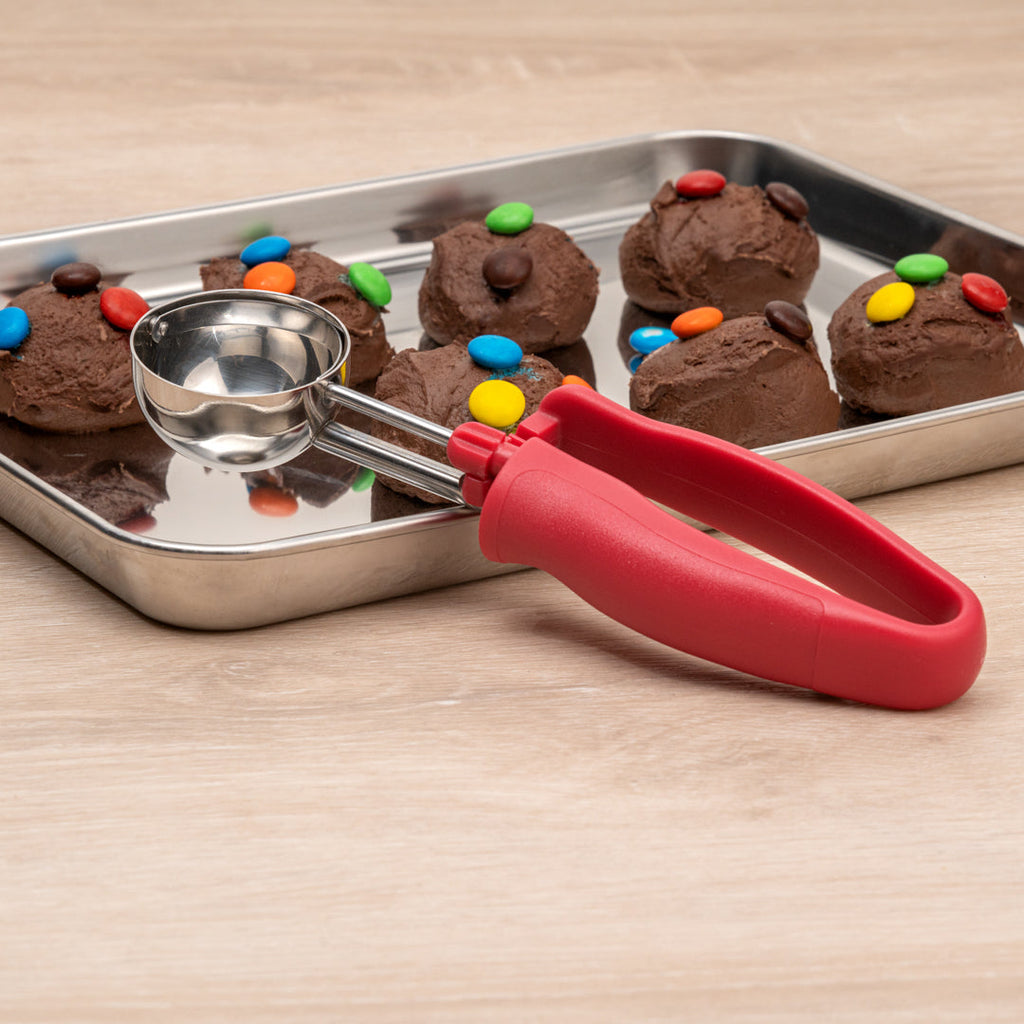 Comfy Grip 1.4 oz Stainless Steel #24 Portion Scoop - with Red Ambidextrous Handle - 1 count box