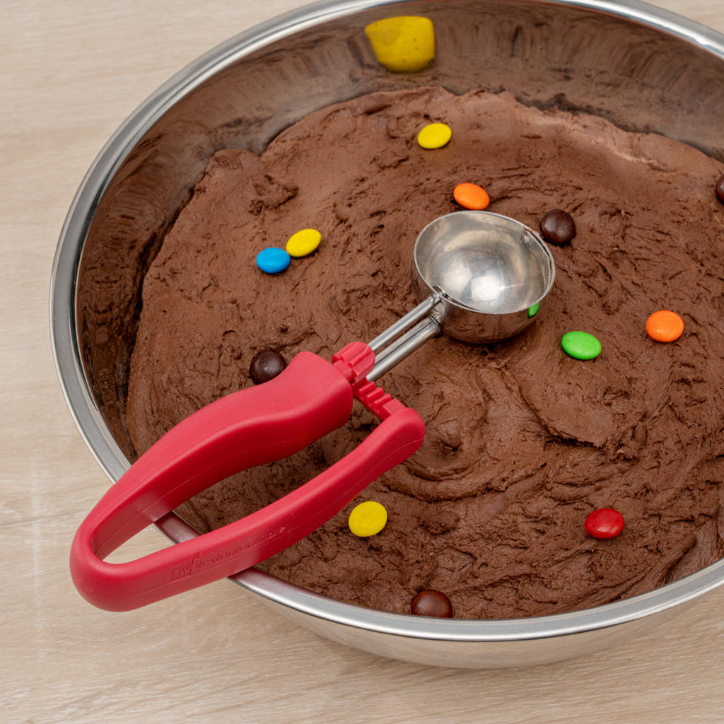 Comfy Grip 1.4 oz Stainless Steel #24 Portion Scoop - with Red Ambidextrous Handle - 1 count box