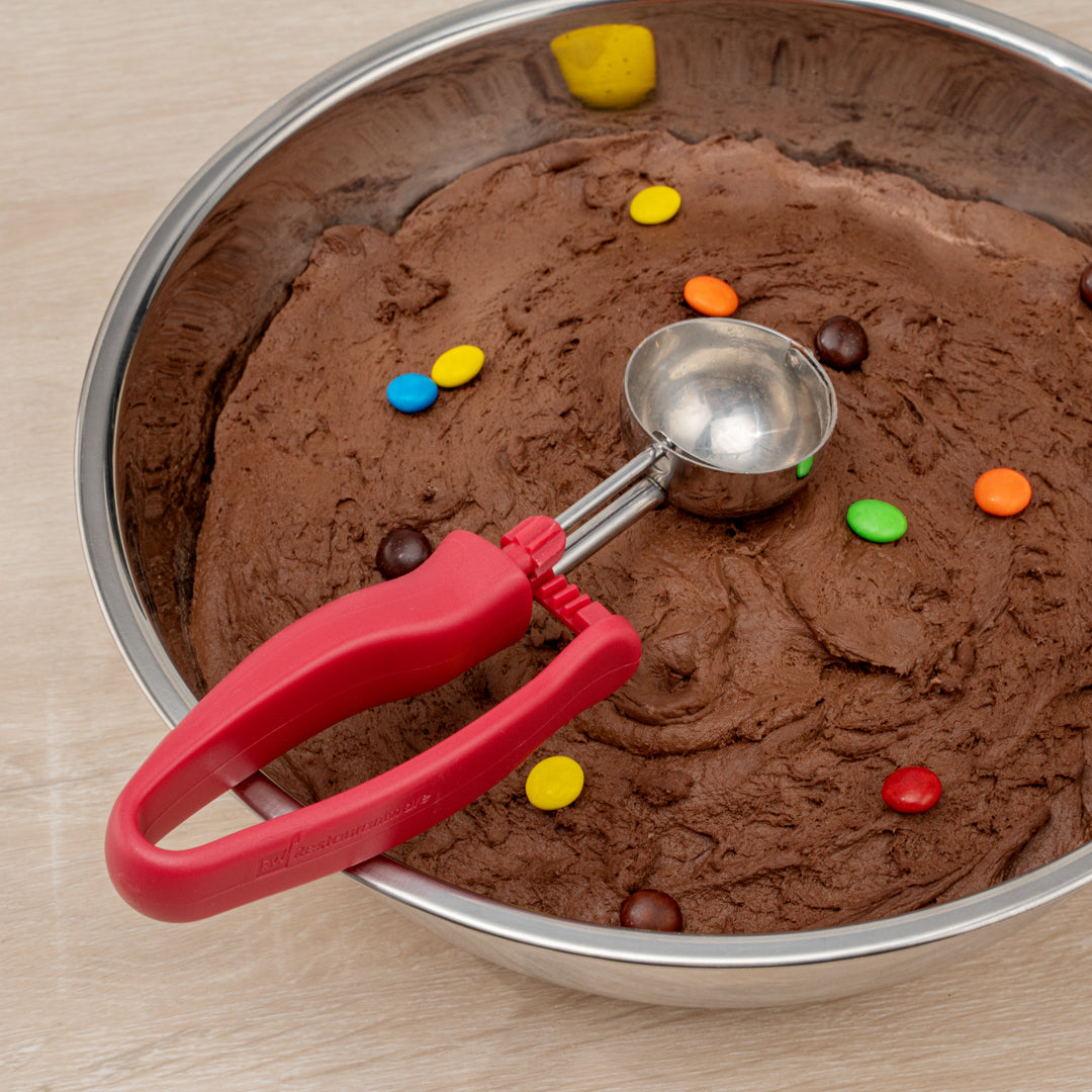 Comfy Grip 1.4 oz Stainless Steel #24 Portion Scoop - with Red Ambidextrous Handle - 1 count box