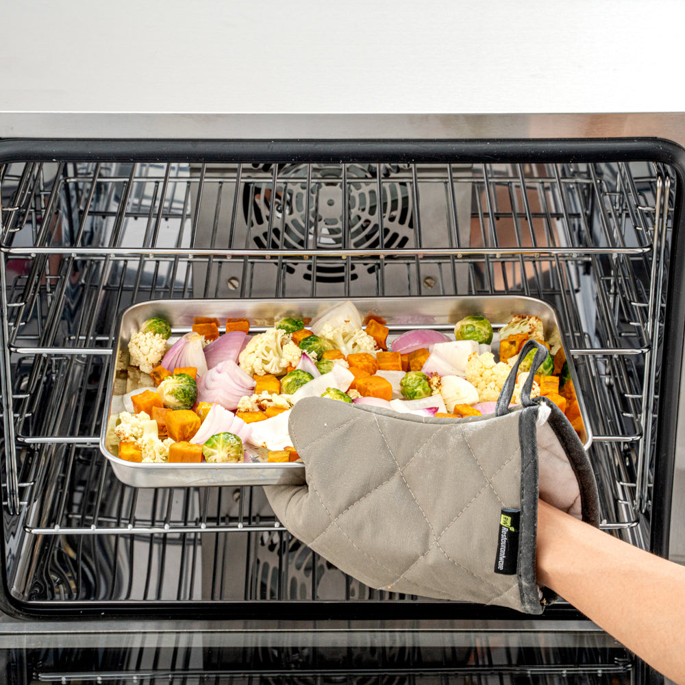 Hi Tek Stainless Steel Half Size Countertop Convection Oven - 208/240V, 2800W - 2.3 cu ft - 1 count box