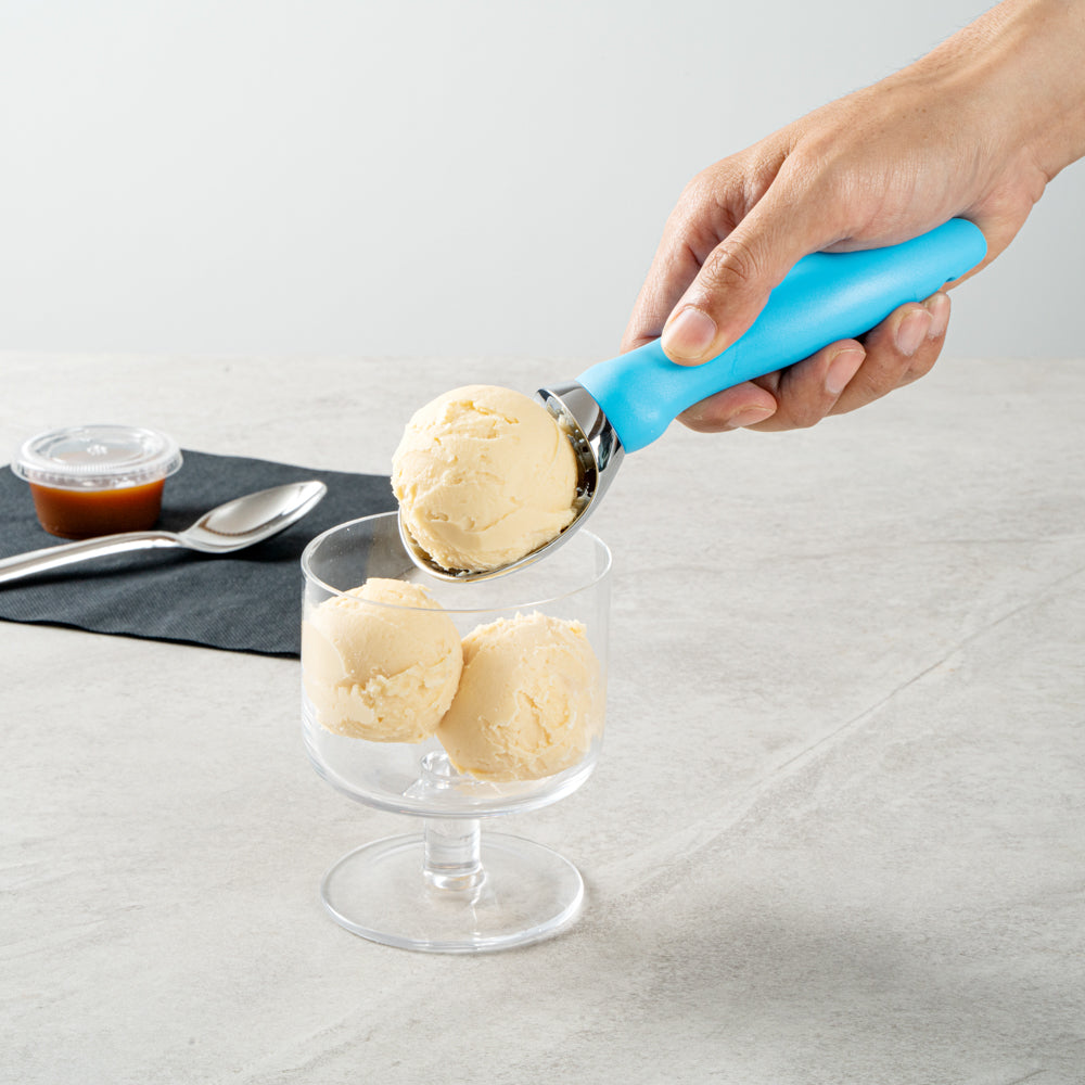 Comfy Grip Blue Metal Ice Cream Scoop - 7 3/4" x 2" x 1 3/4" - 1 count box