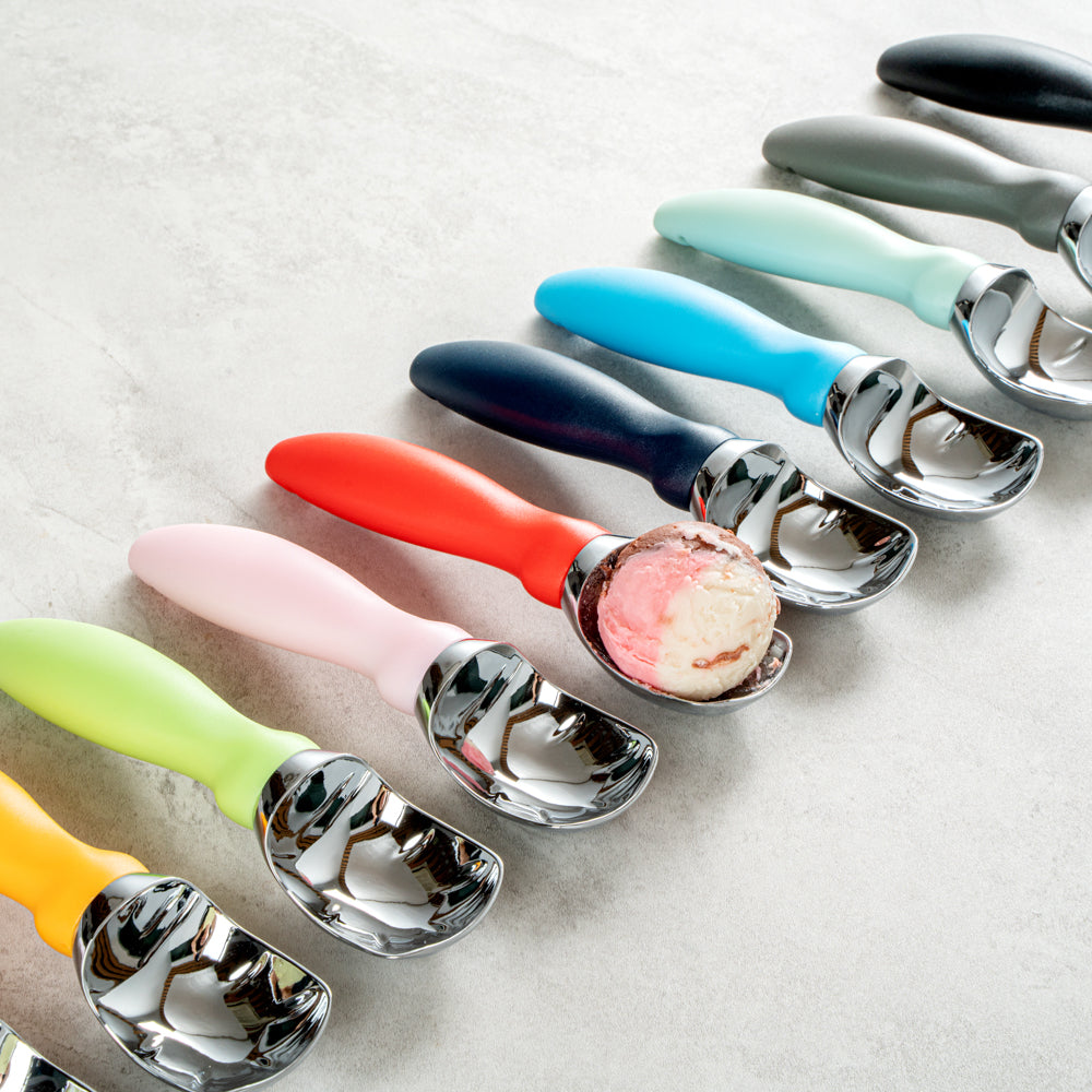 Comfy Grip Red Metal Ice Cream Scoop - 7 3/4" x 2" x 1 3/4" - 1 count box
