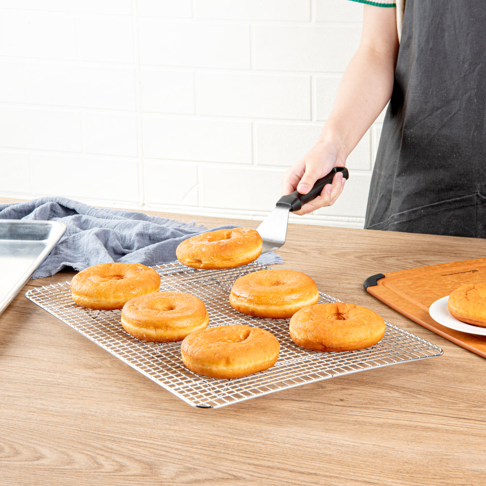 Met Lux Stainless Steel Footed Wire Cooling Rack - For Half Size Sheet Pan - 11 3/4 x 17" - 1 count box