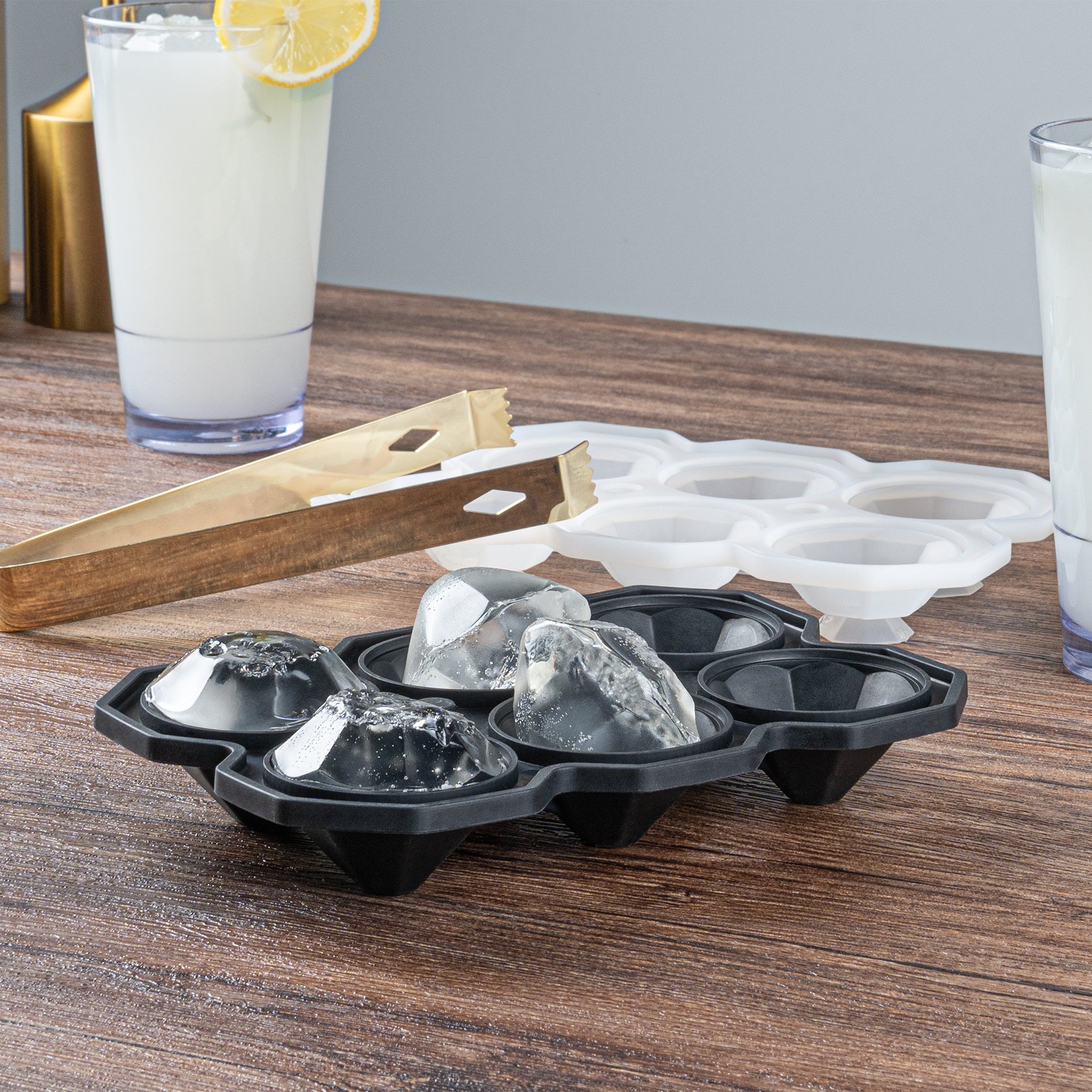 Bar Lux Black Silicone Ice Mold - 2" x 1 1/2" Diamond, 6 Compartments - 1 count box